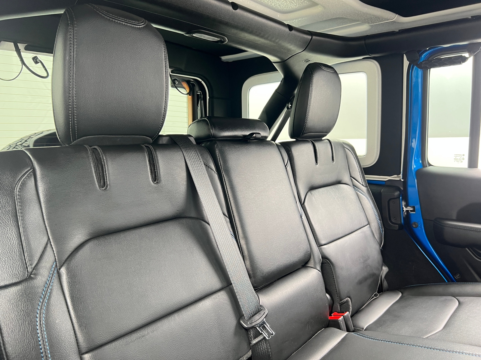 Thumbnail: 2022 Jeep Wrangler - 6