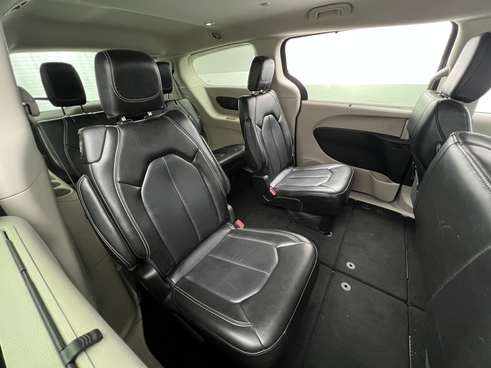 Thumbnail: 2023 Chrysler Pacifica - 5