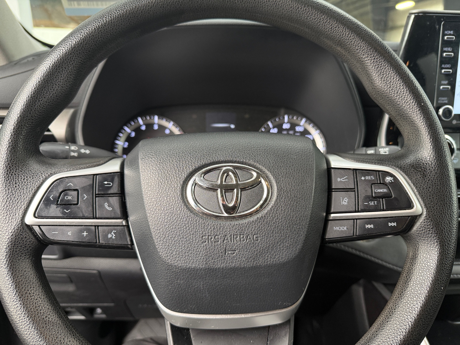 Thumbnail: 2022 Toyota Highlander - 5