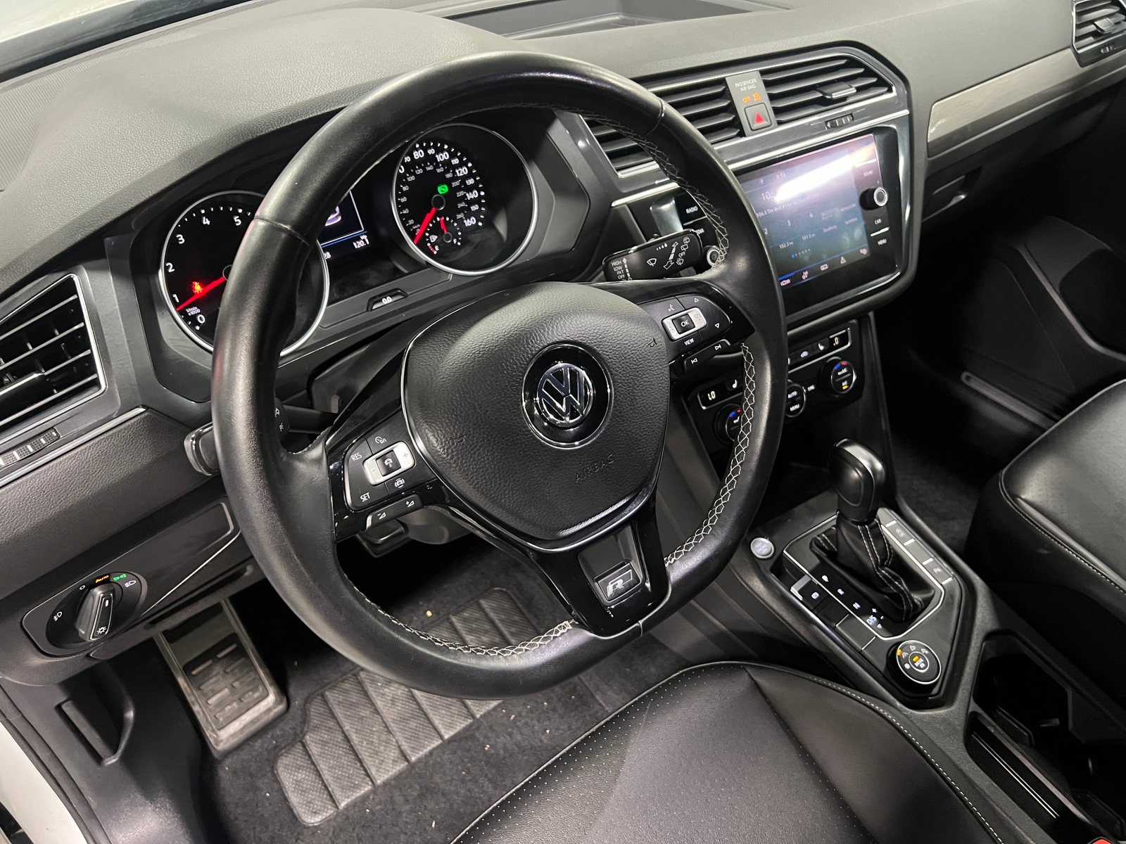 Thumbnail: 2021 Volkswagen Tiguan - 4