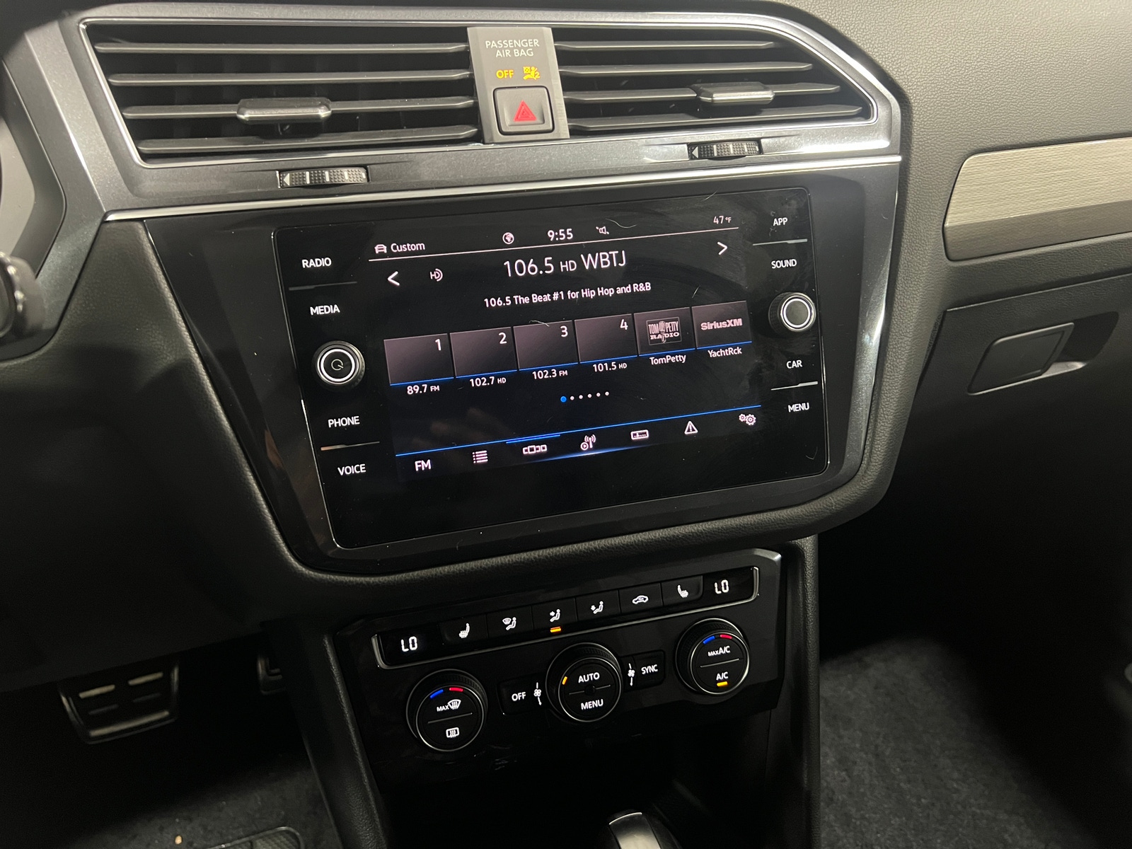 Thumbnail: 2021 Volkswagen Tiguan - 3