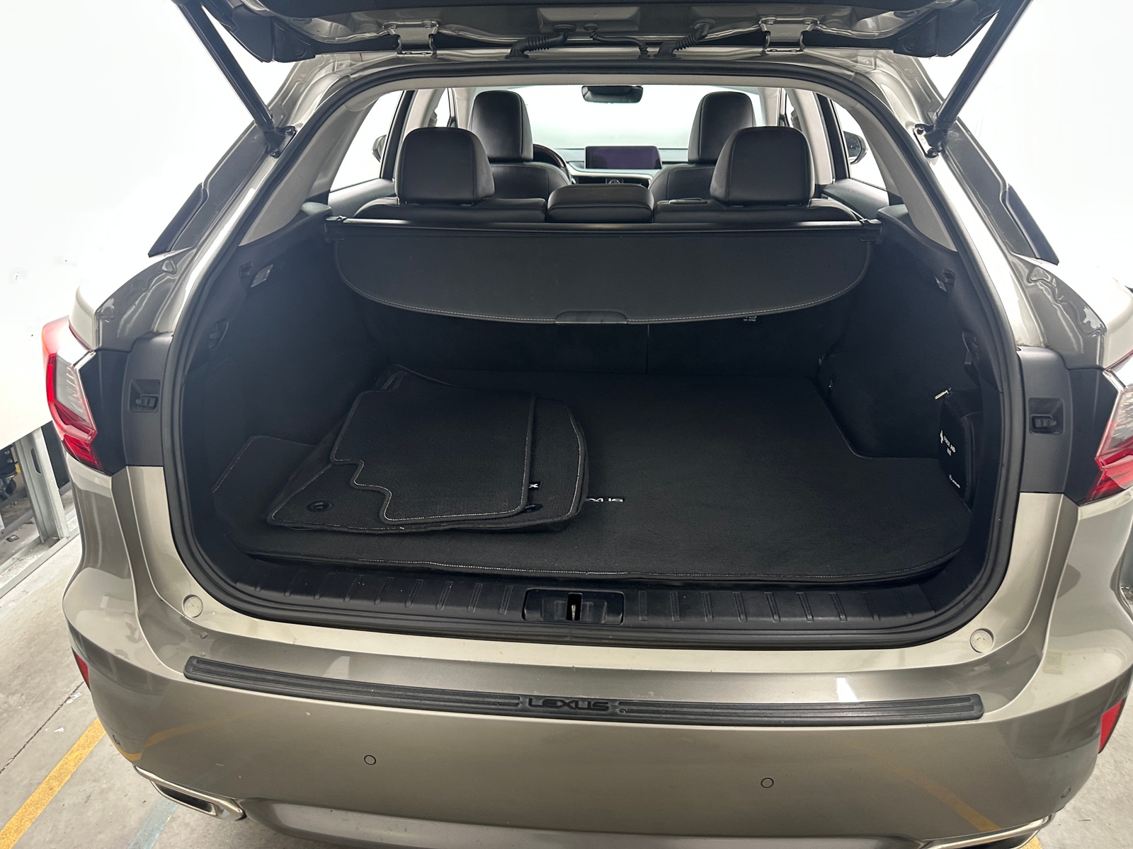 Thumbnail: 2017 Lexus RX - 6