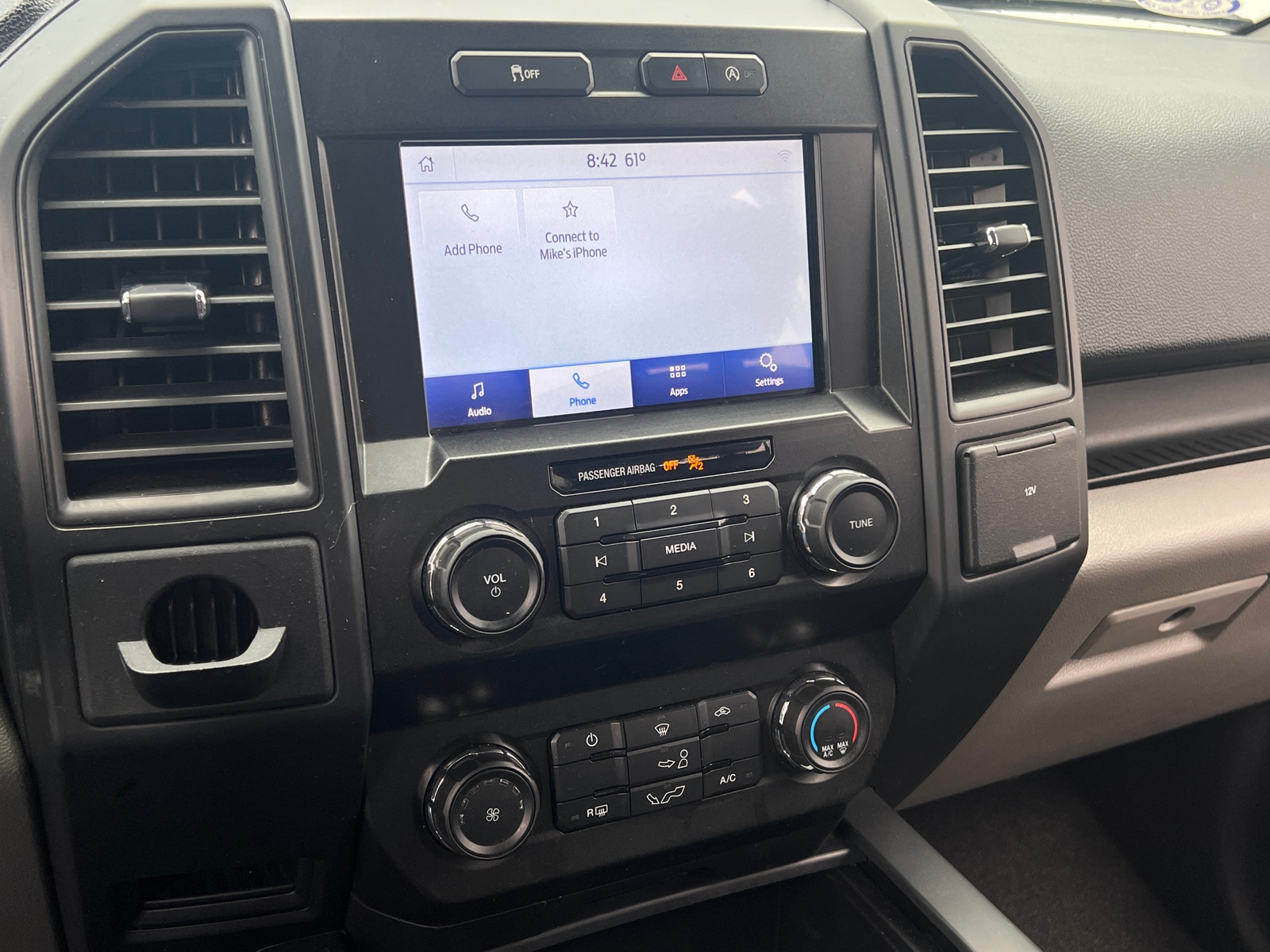 Thumbnail: 2020 Ford Econoline - 4