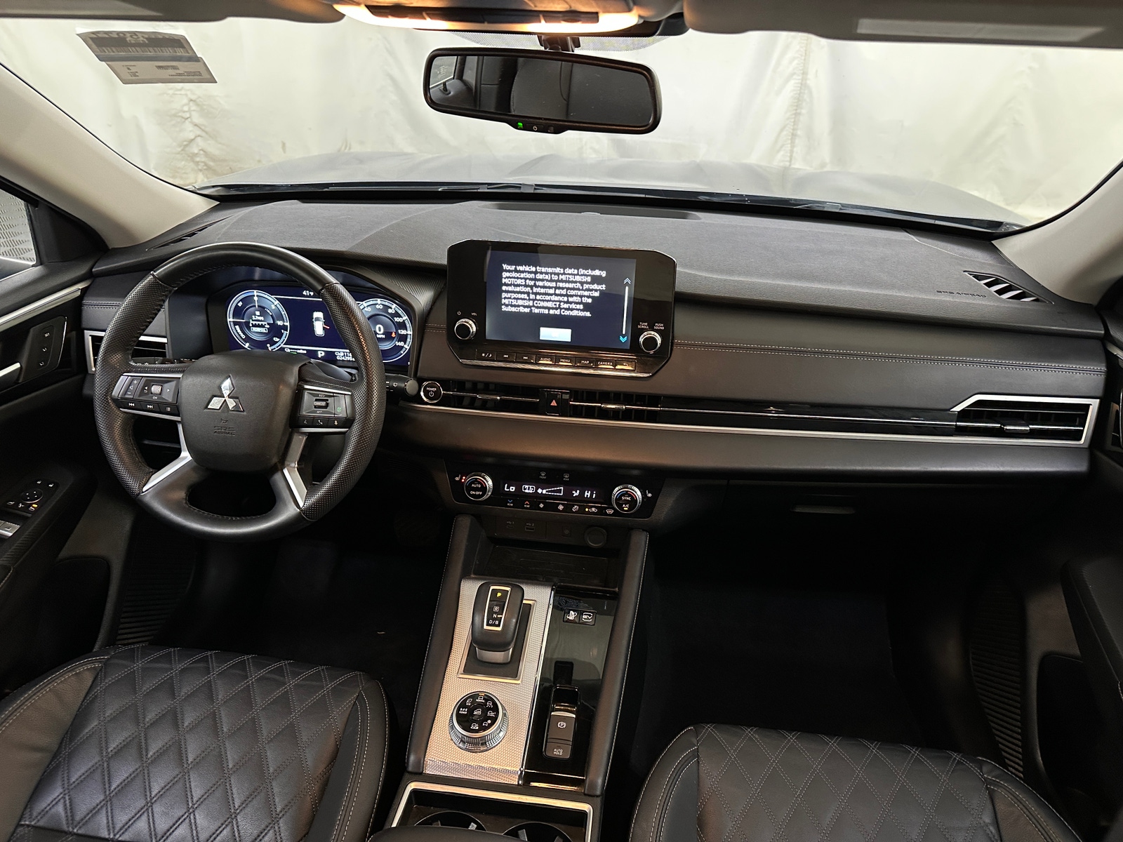 Thumbnail: 2023 Mitsubishi Outlander - 2