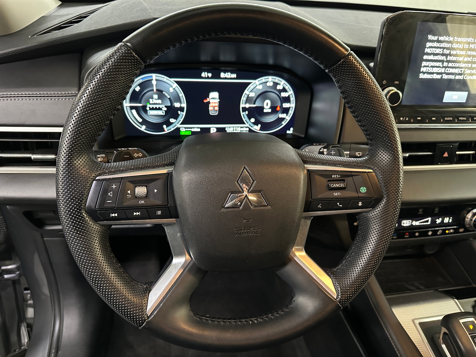 Thumbnail: 2023 Mitsubishi Outlander - 4