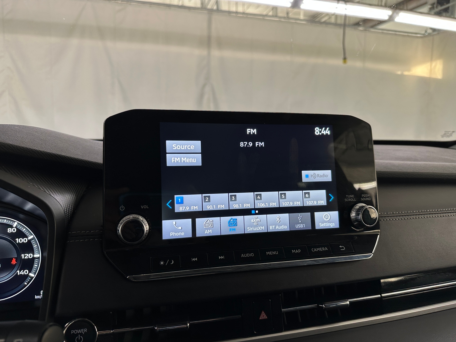 Thumbnail: 2023 Mitsubishi Outlander - 3