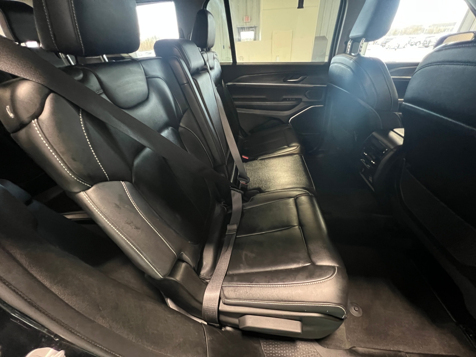 Thumbnail: 2022 Jeep Grand Cherokee L - 5