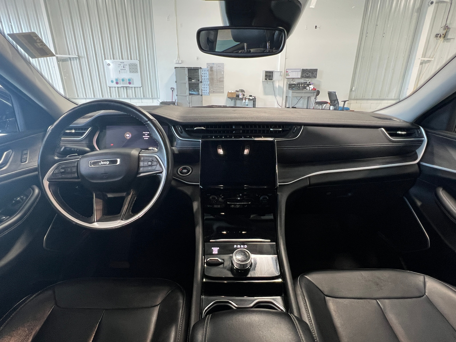 Thumbnail: 2022 Jeep Grand Cherokee L - 2