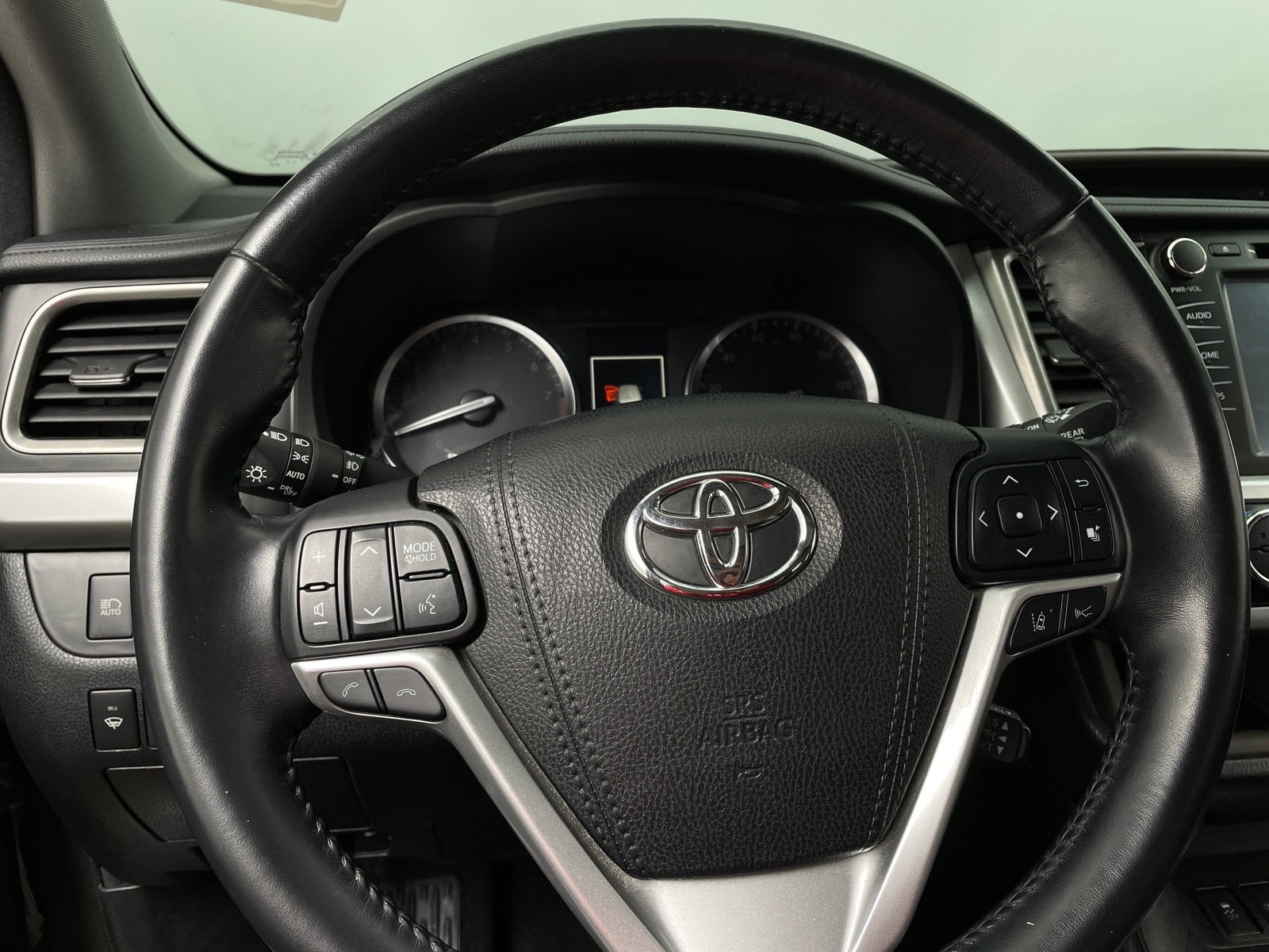 Thumbnail: 2018 Toyota Highlander - 4