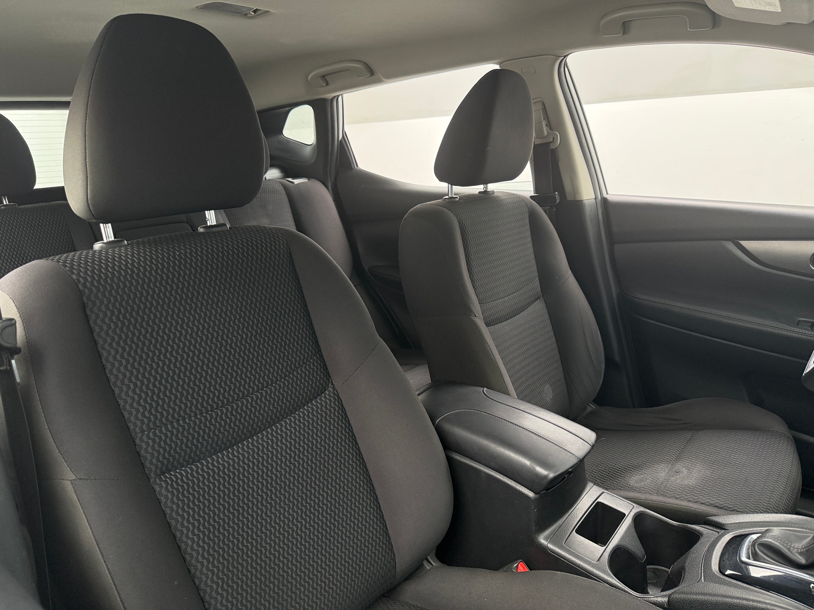 Thumbnail: 2017 Nissan Rogue Sport - 2