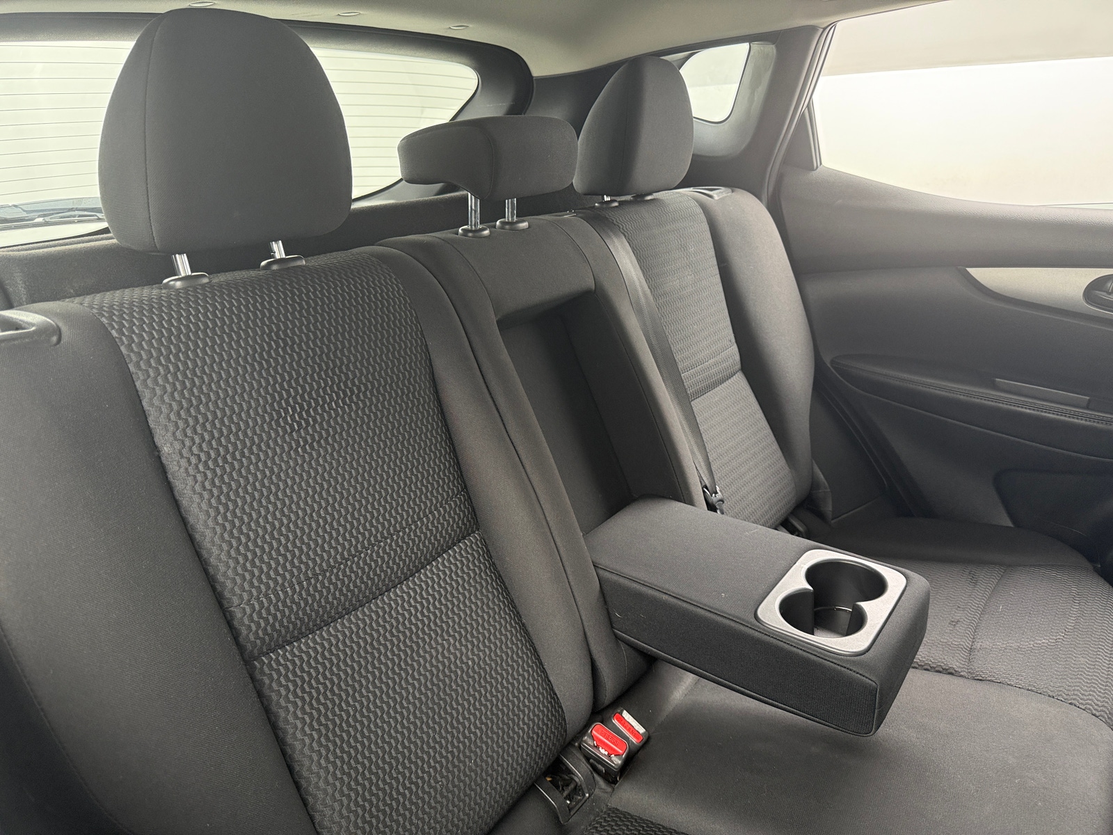 Thumbnail: 2017 Nissan Rogue Sport - 6