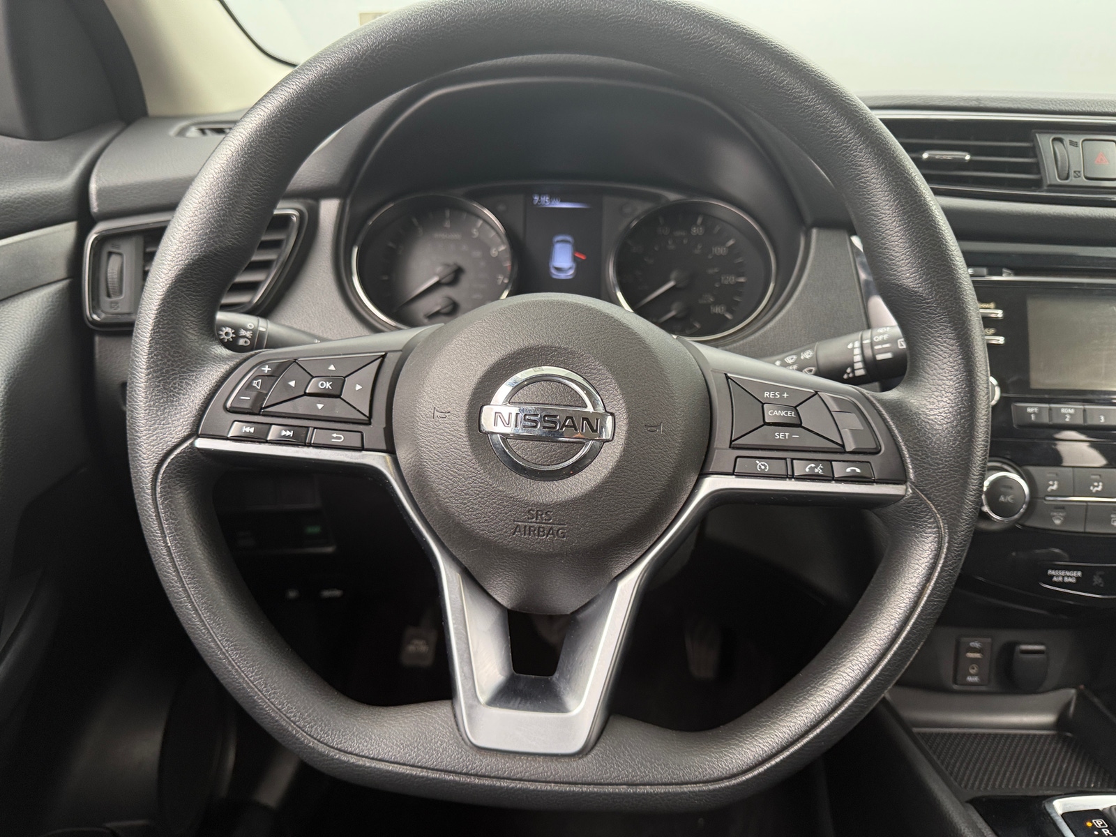 Thumbnail: 2017 Nissan Rogue Sport - 5