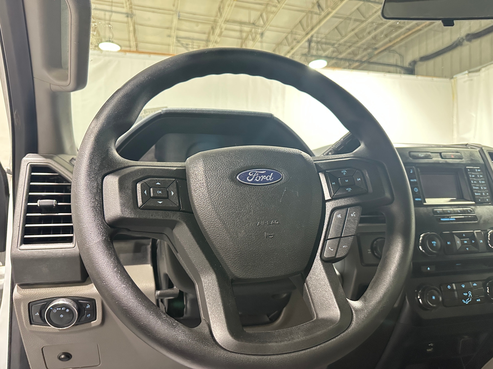 Thumbnail: 2017 Ford Econoline - 4