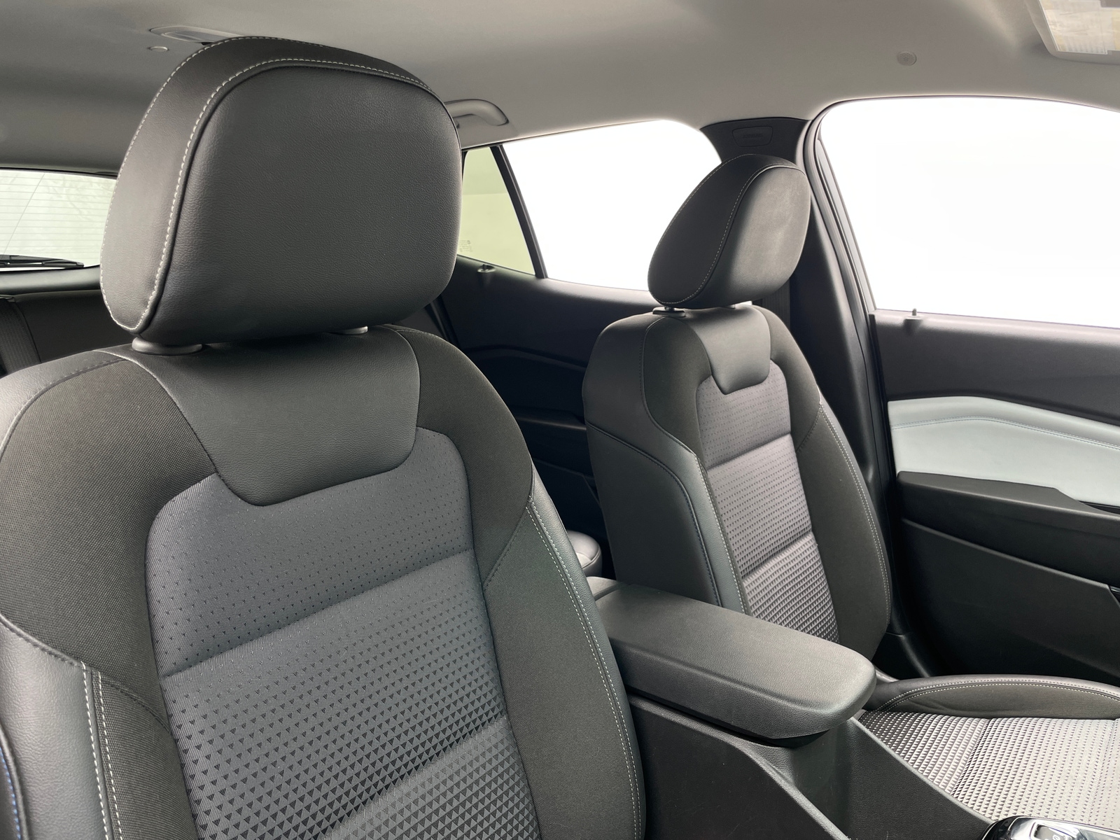 Thumbnail: 2025 Chevrolet Trax - 2