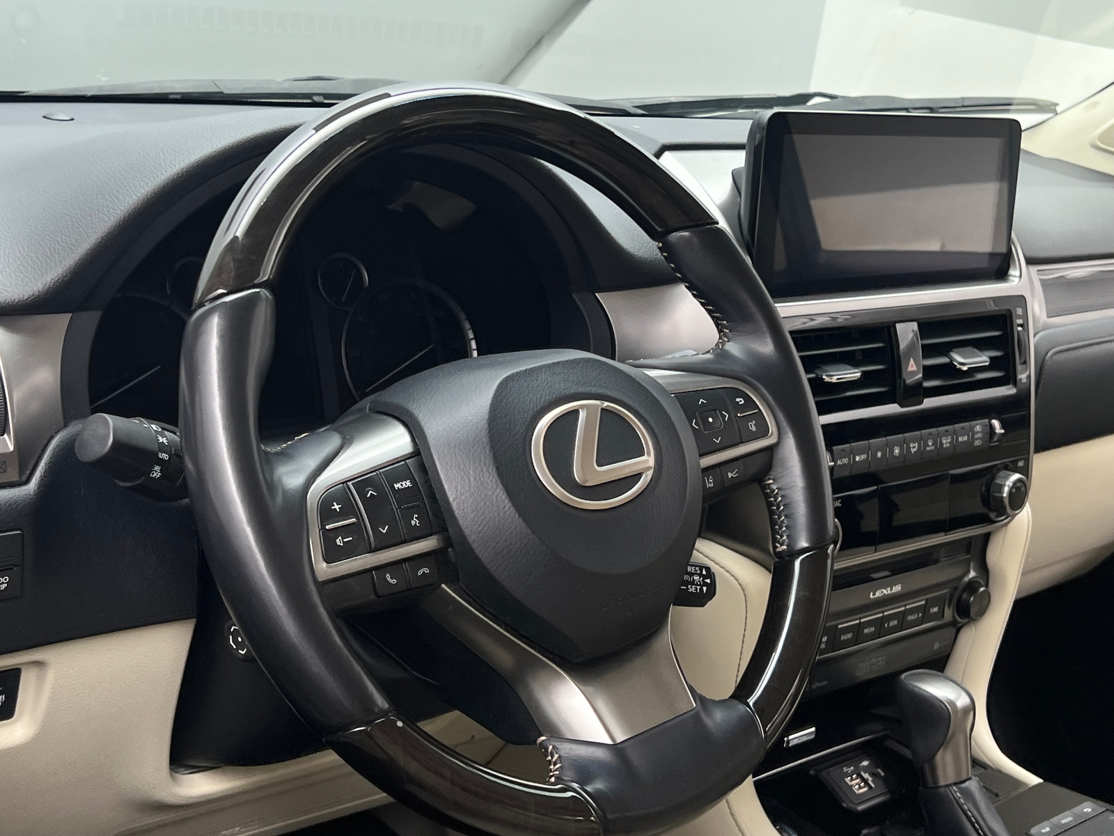 Thumbnail: 2022 Lexus GX - 4