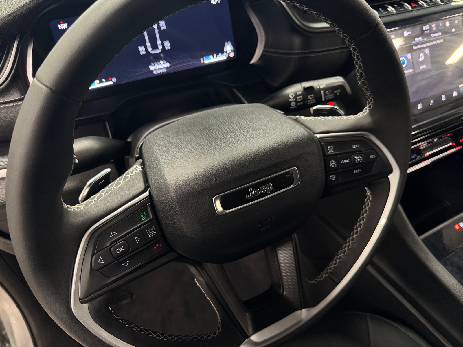 Thumbnail: 2024 Jeep Grand Cherokee L - 5