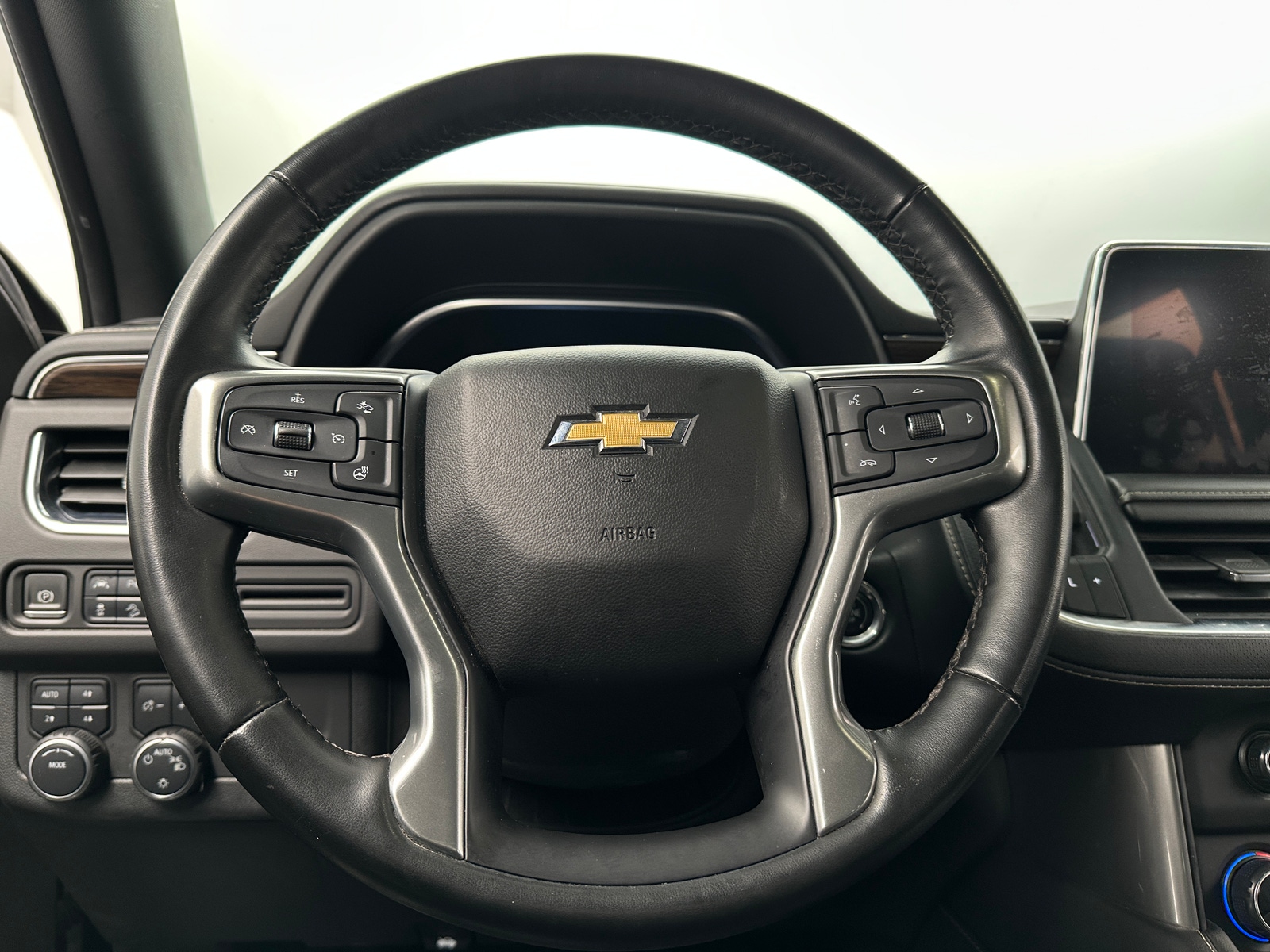 Thumbnail: 2023 Chevrolet Suburban - 4