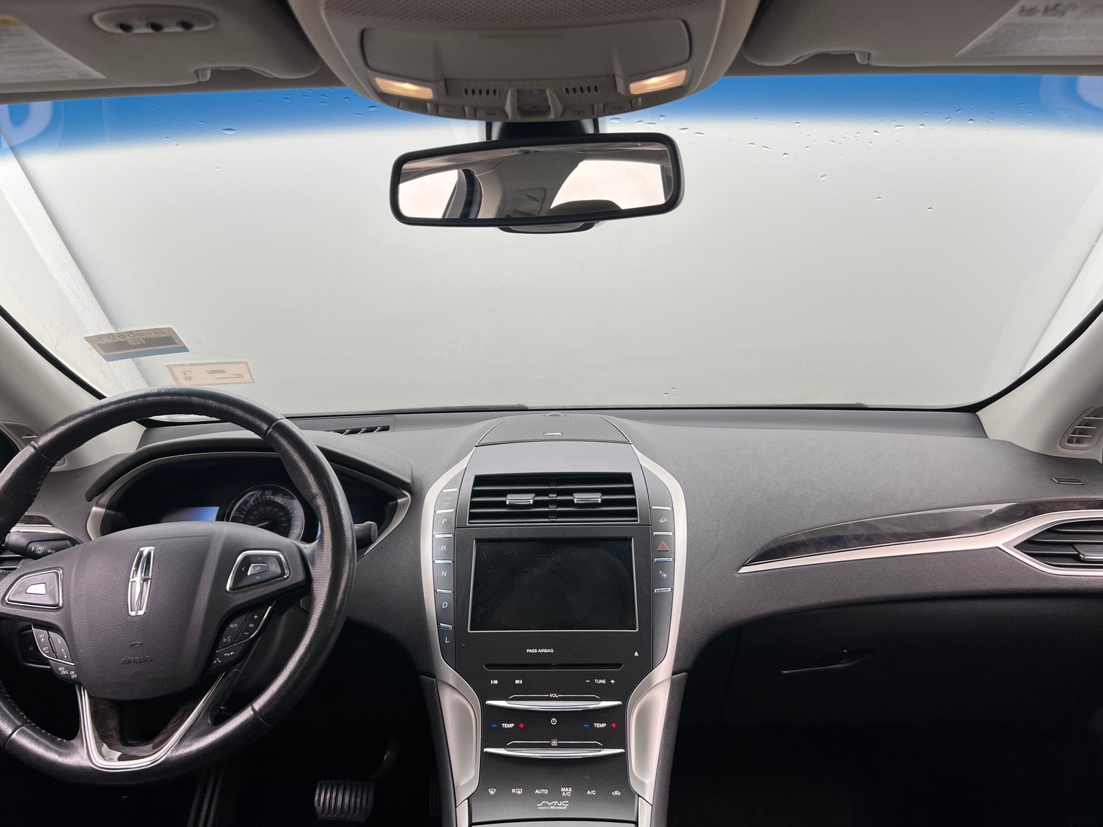 Thumbnail: 2014 Lincoln MKZ - 2