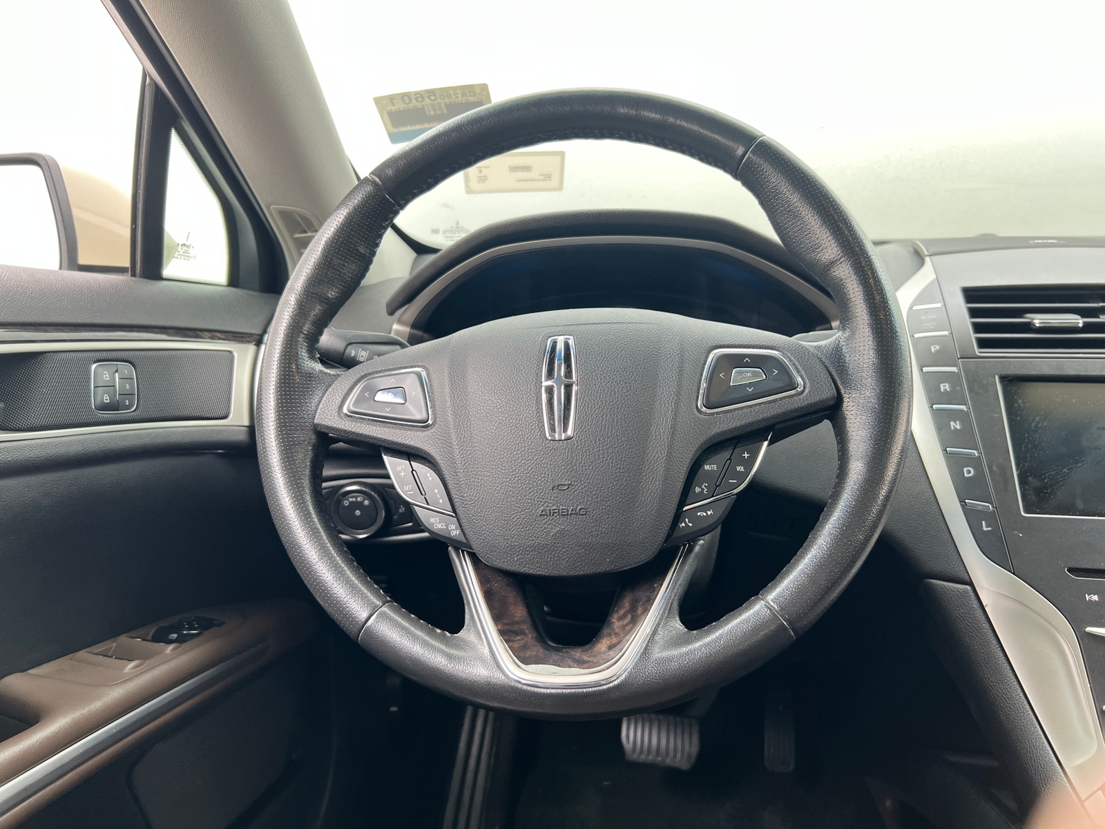 Thumbnail: 2014 Lincoln MKZ - 4