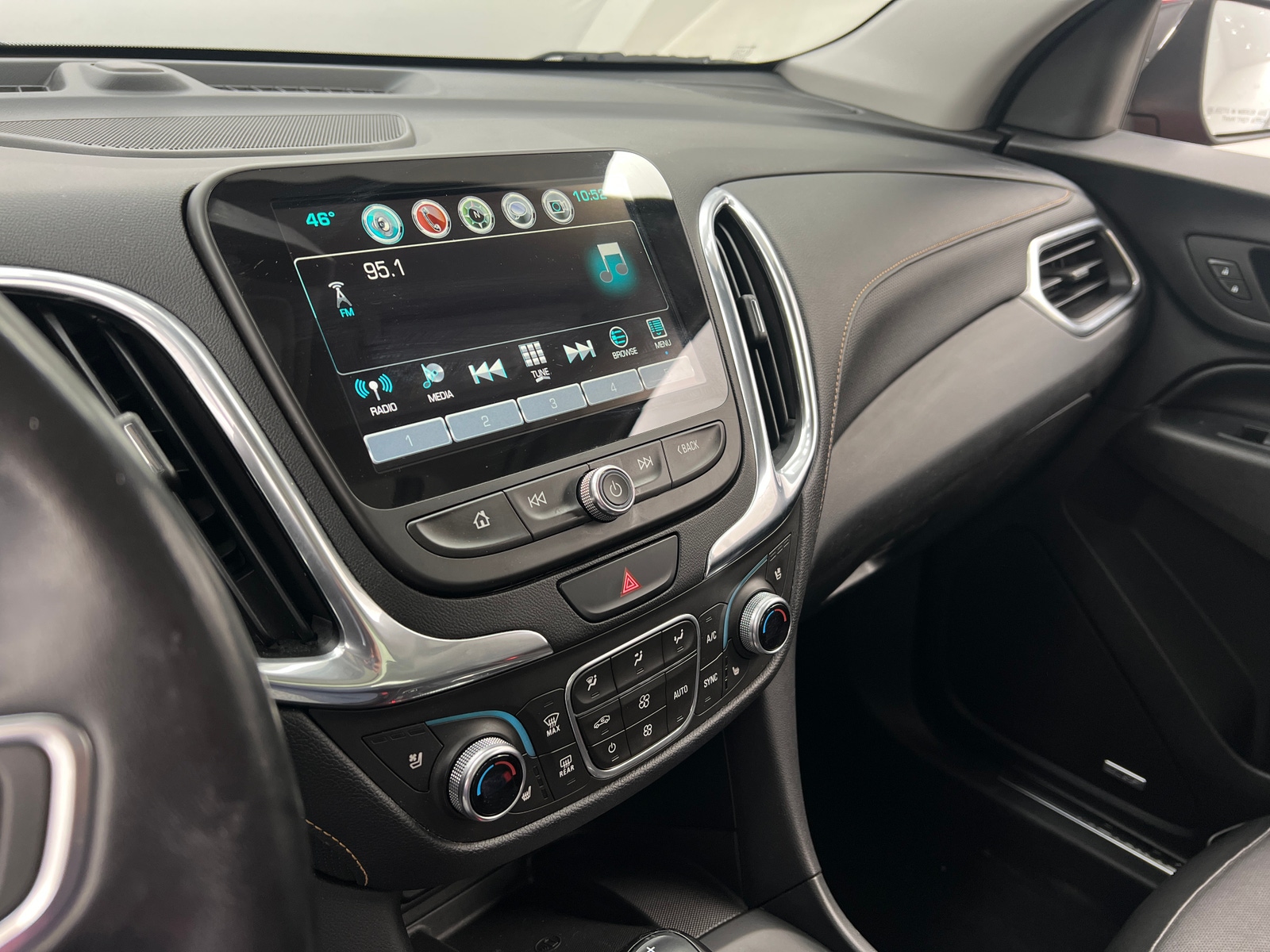 Thumbnail: 2018 Chevrolet Equinox - 3