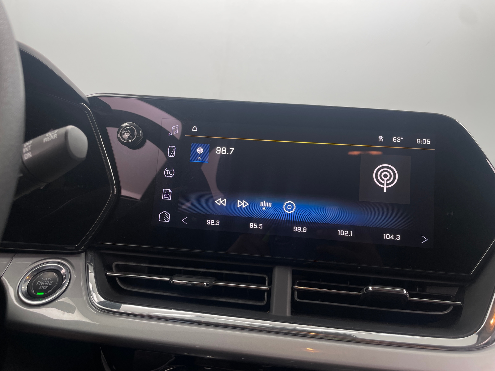 Thumbnail: 2025 Chevrolet Trax - 4