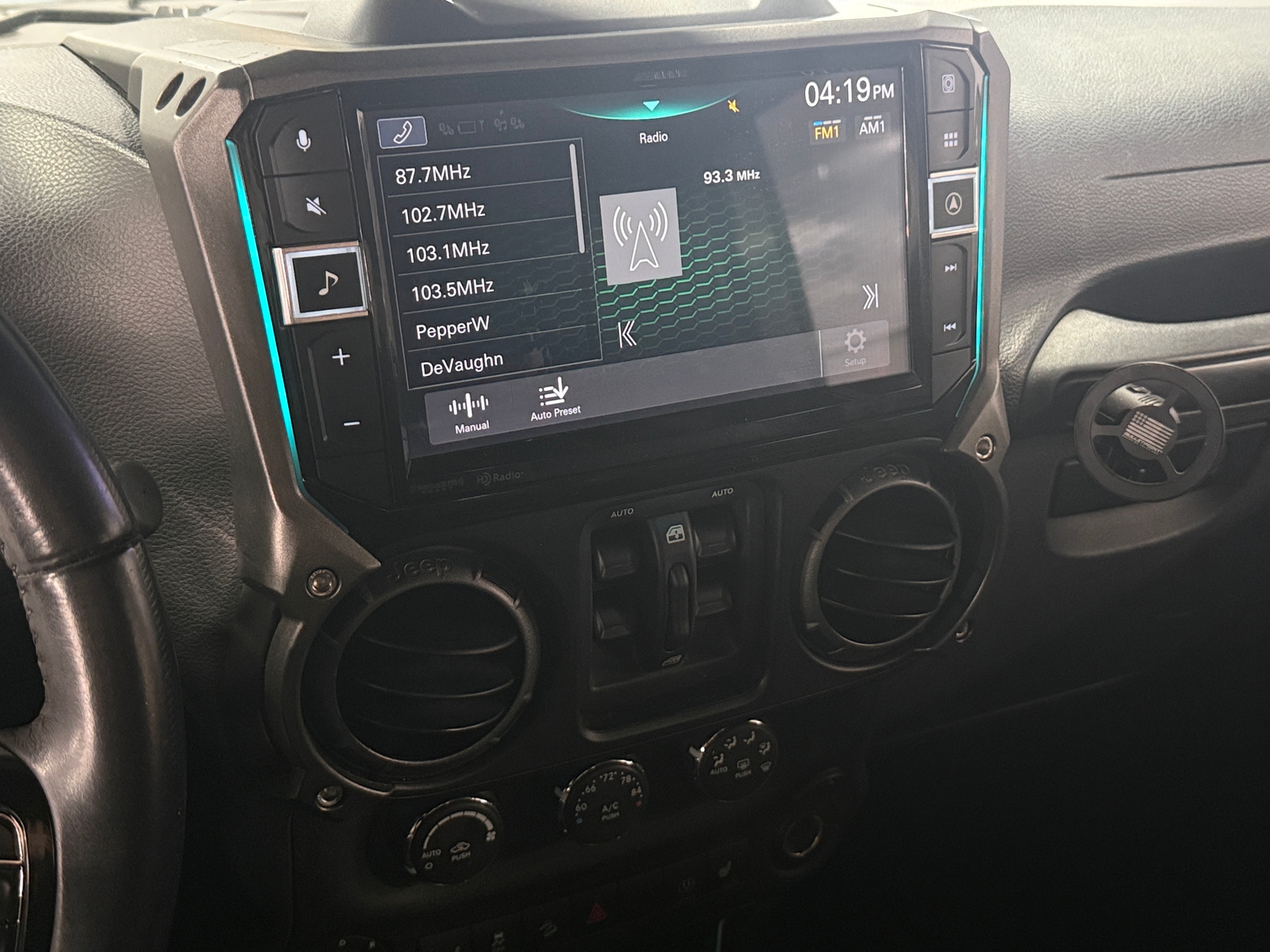 Thumbnail: 2017 Jeep Wrangler - 3