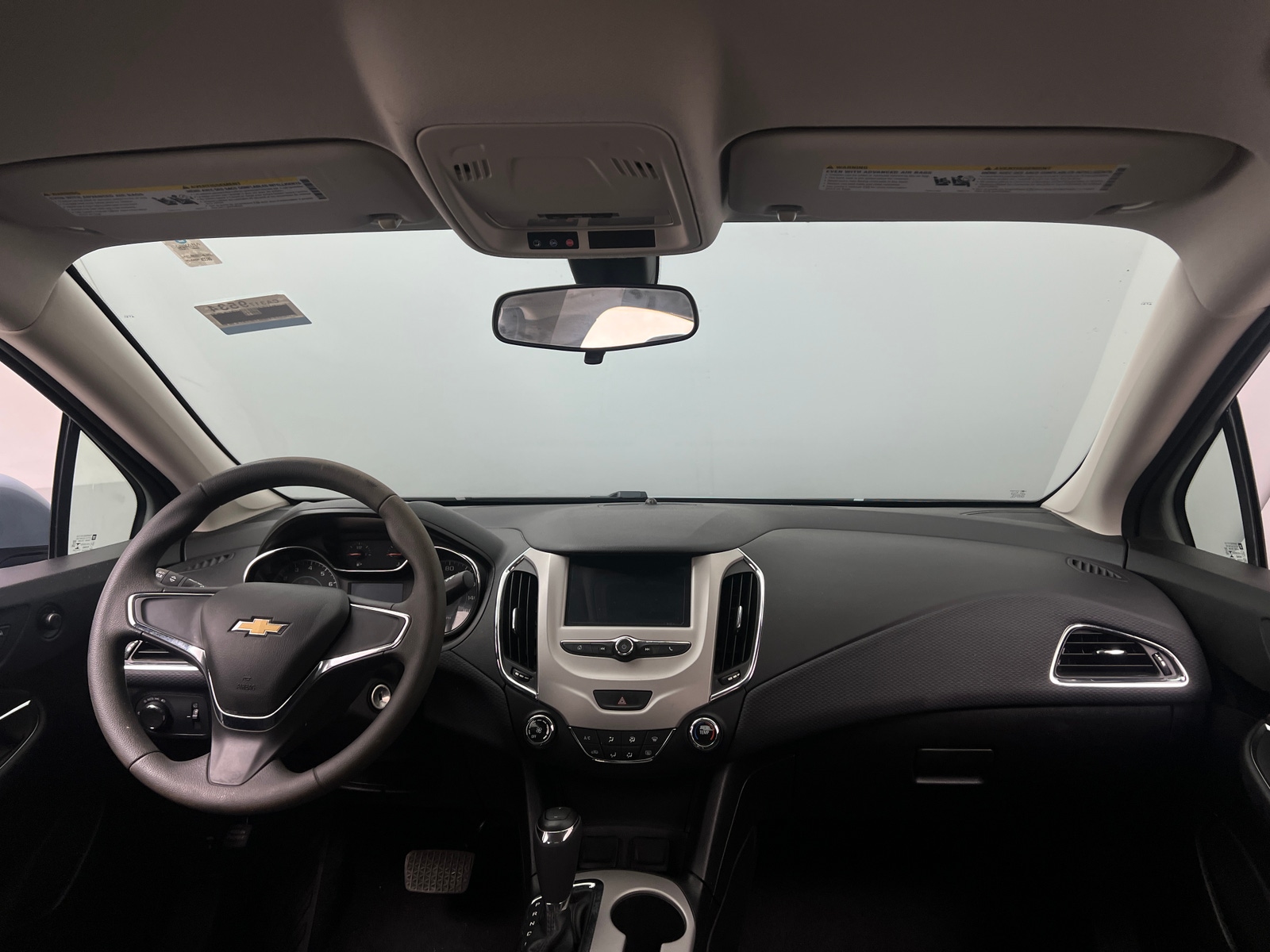 Thumbnail: 2018 Chevrolet Cruze - 3