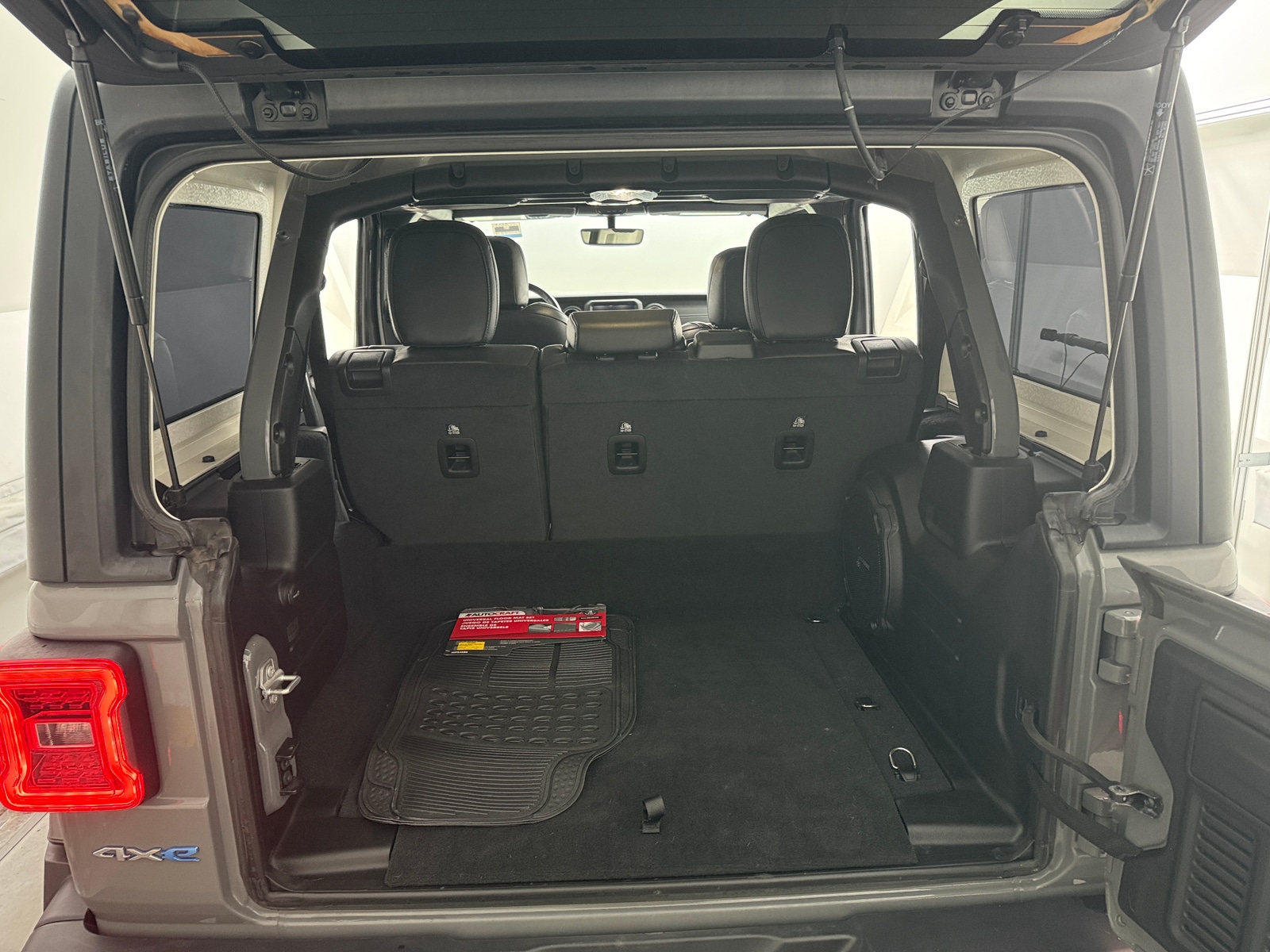 Thumbnail: 2022 Jeep Wrangler - 6