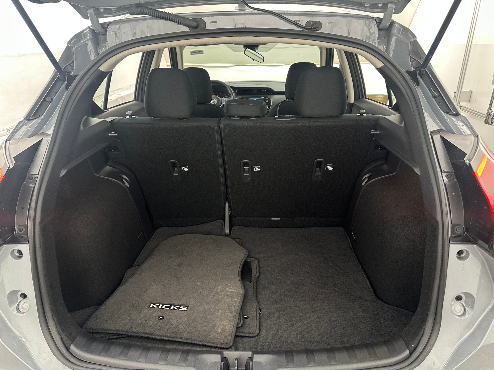 Thumbnail: 2024 Nissan Kicks - 7