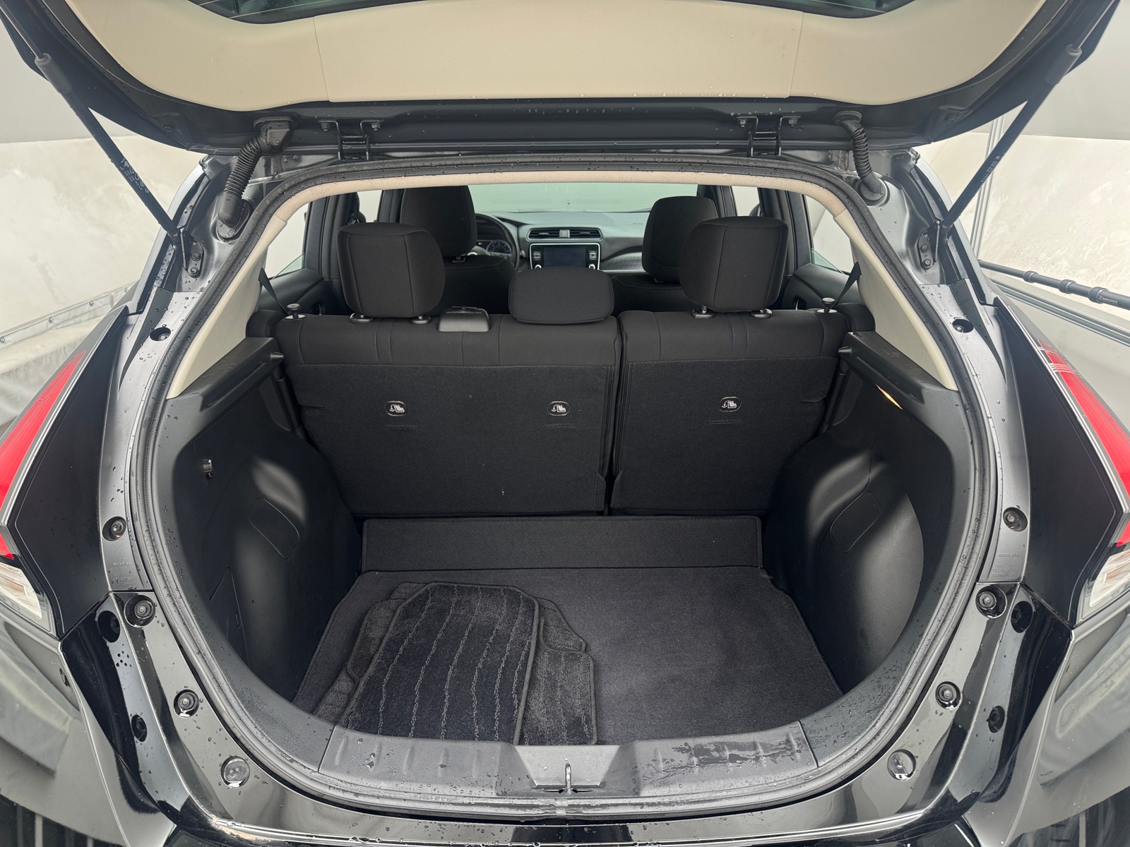 Thumbnail: 2023 Nissan Leaf - 7