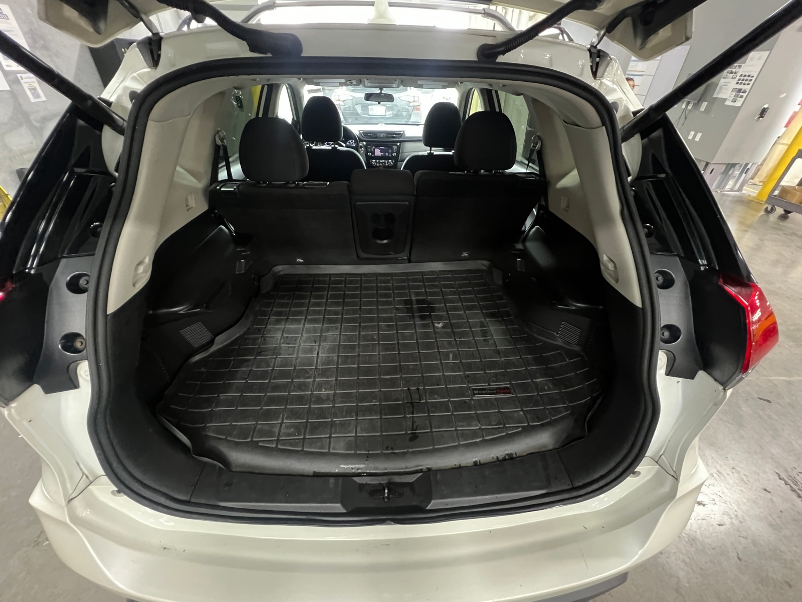 Thumbnail: 2018 Nissan Rogue - 7