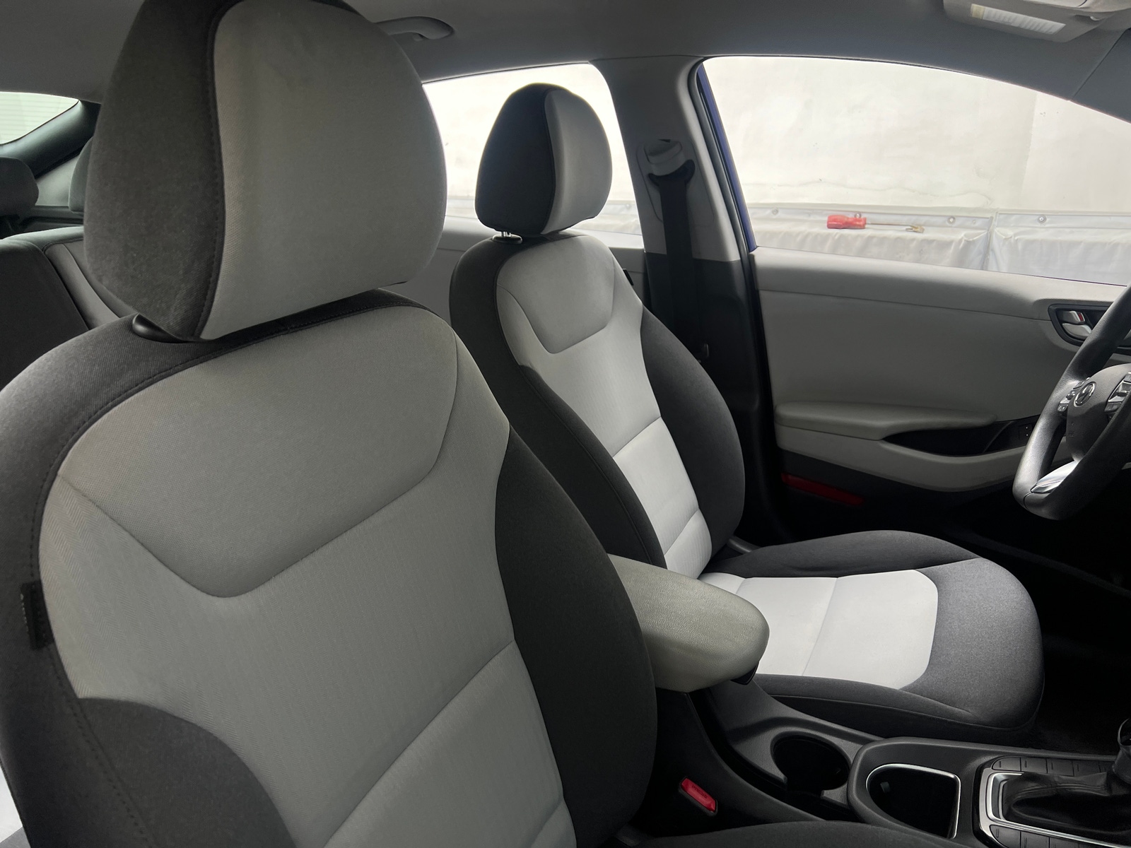 Thumbnail: 2020 Hyundai Ioniq - 2