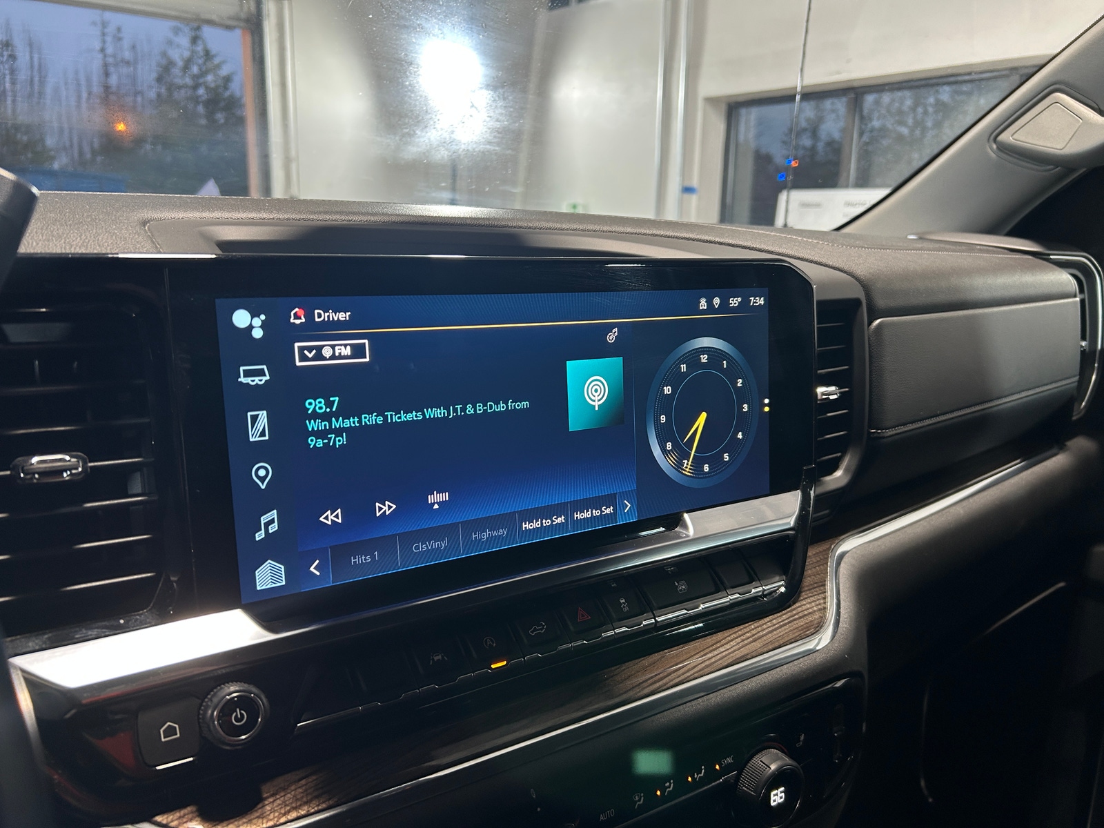 Thumbnail: 2024 Chevrolet Silverado 1500 - 4