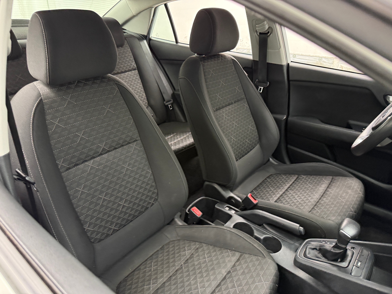 Thumbnail: 2019 Kia Rio - 2