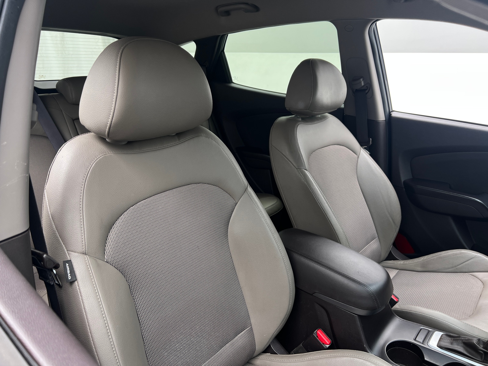 Thumbnail: 2015 Hyundai Tucson - 2