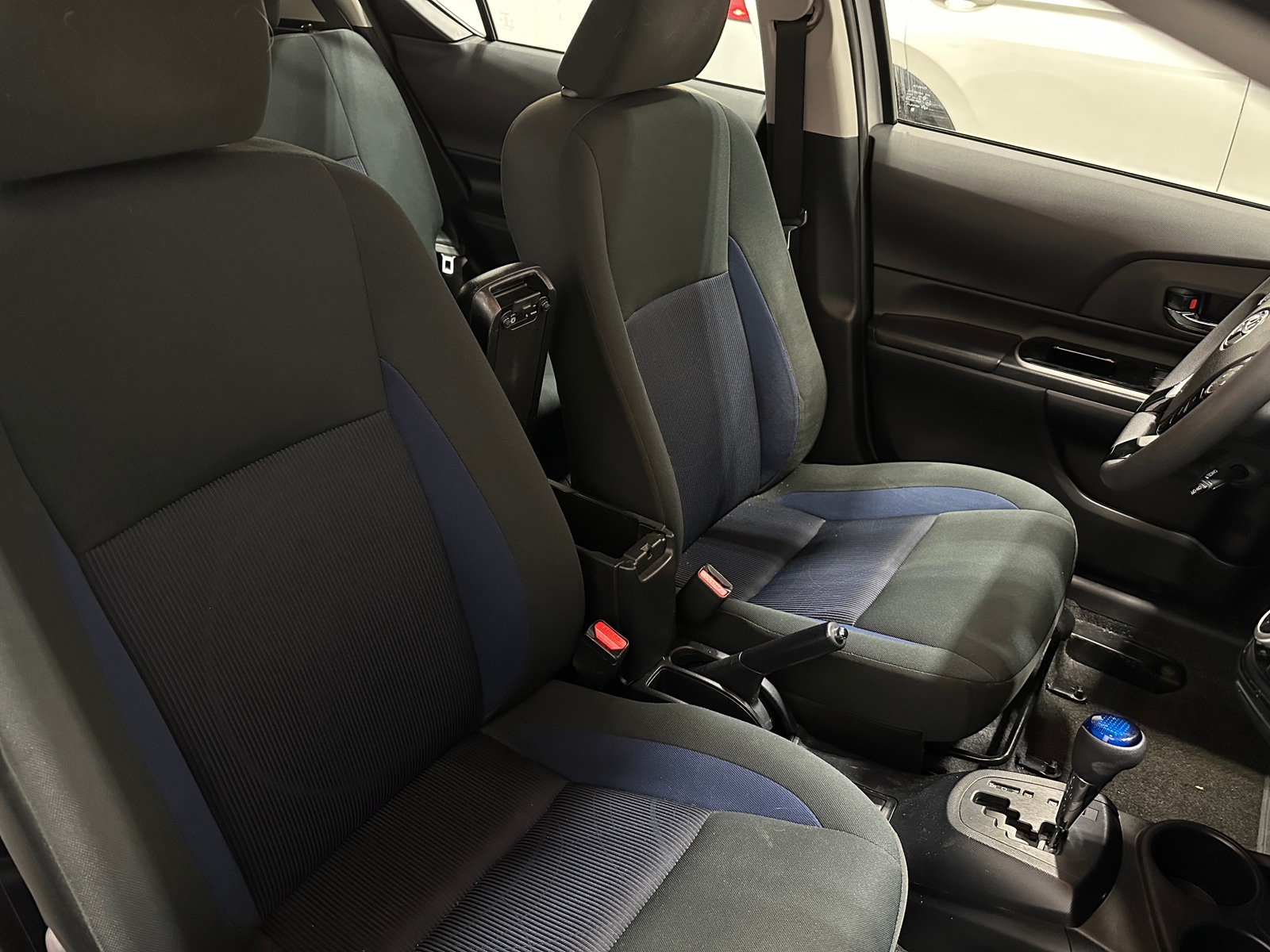 Thumbnail: 2018 Toyota Prius c - 2