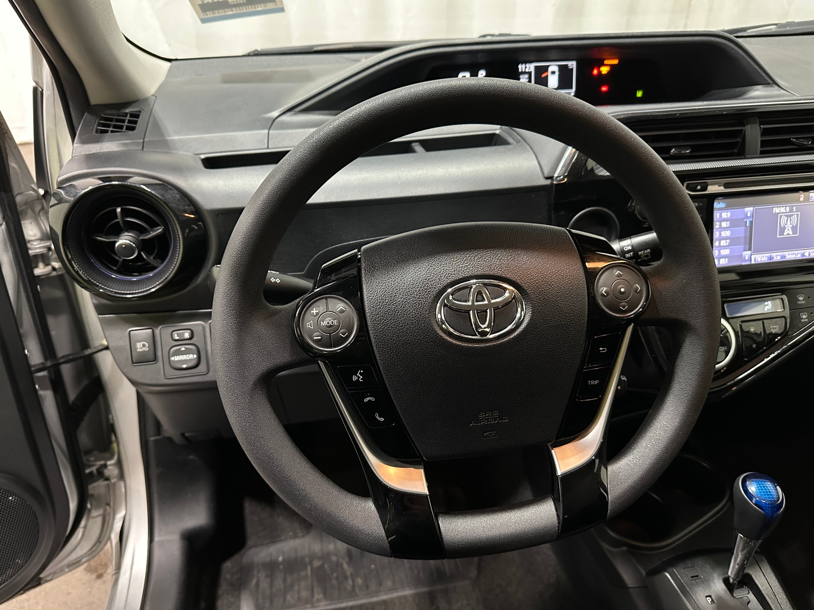 Thumbnail: 2018 Toyota Prius c - 5