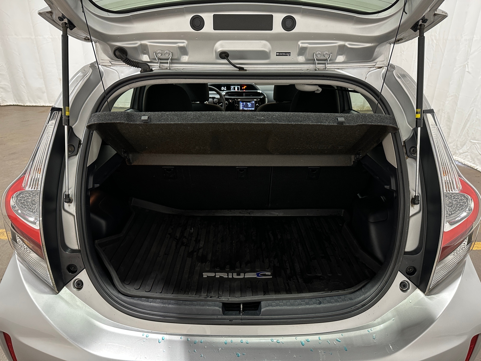 Thumbnail: 2018 Toyota Prius c - 7