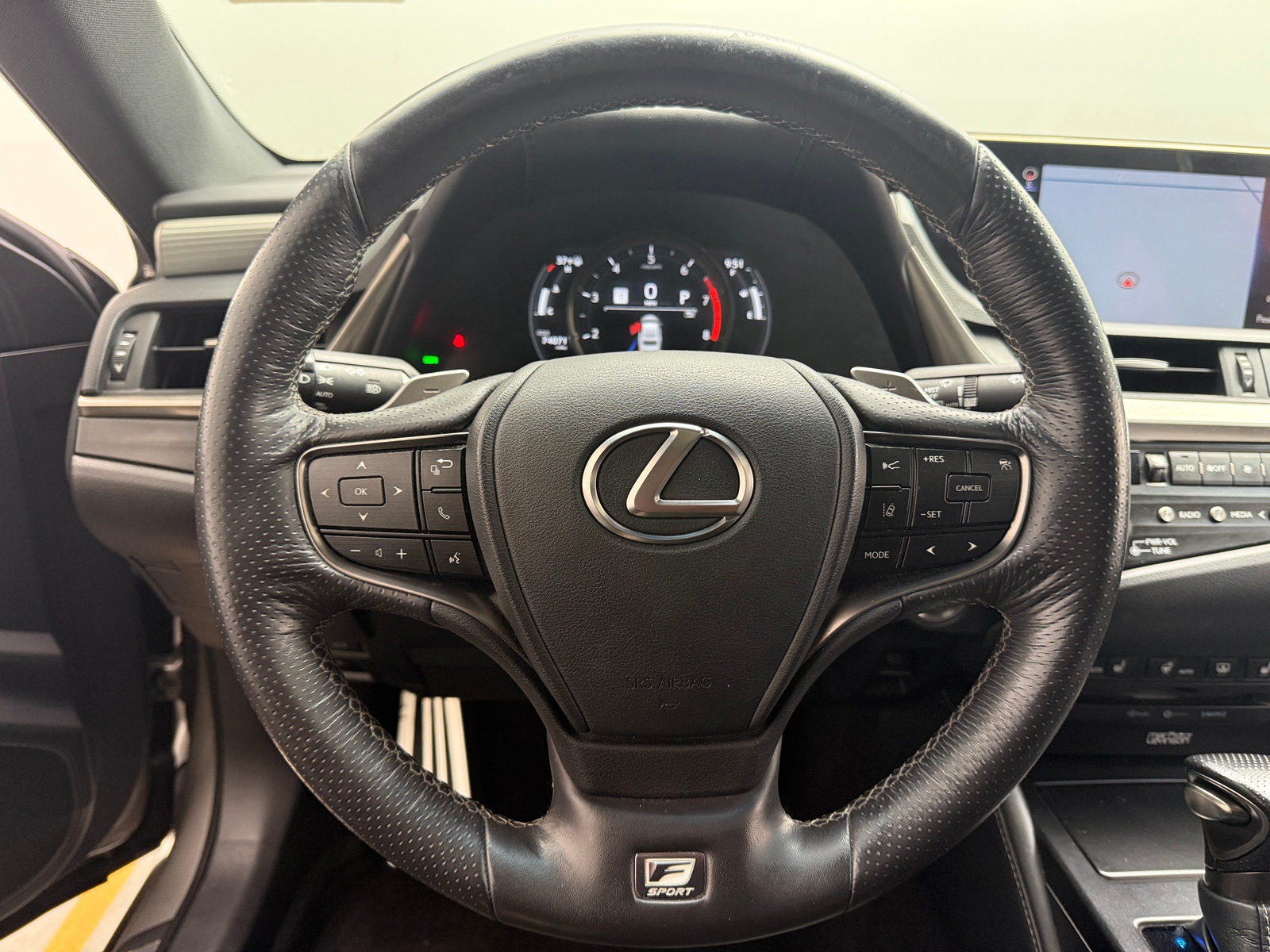 Thumbnail: 2019 Lexus ES - 5