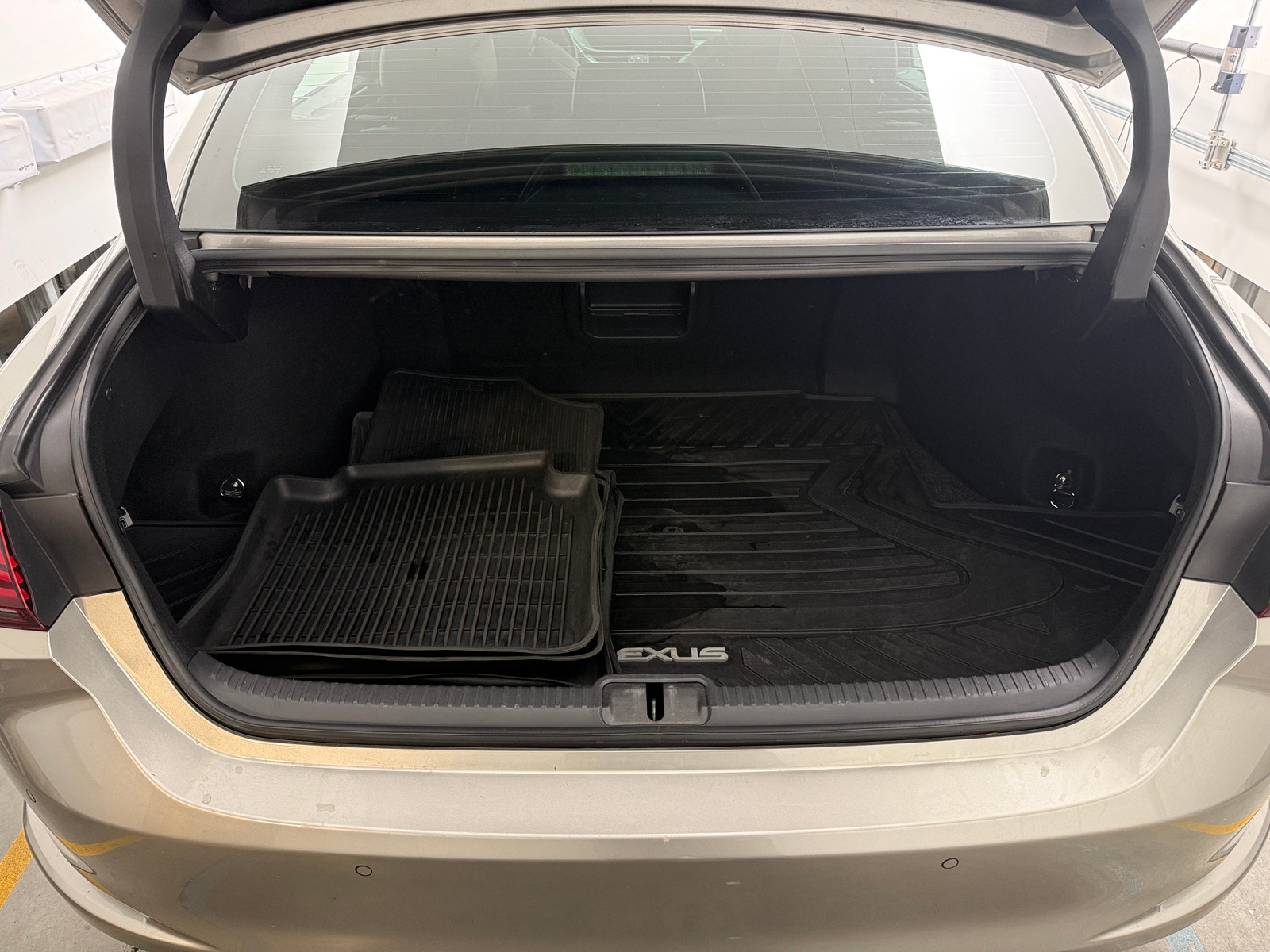 Thumbnail: 2019 Lexus ES - 7