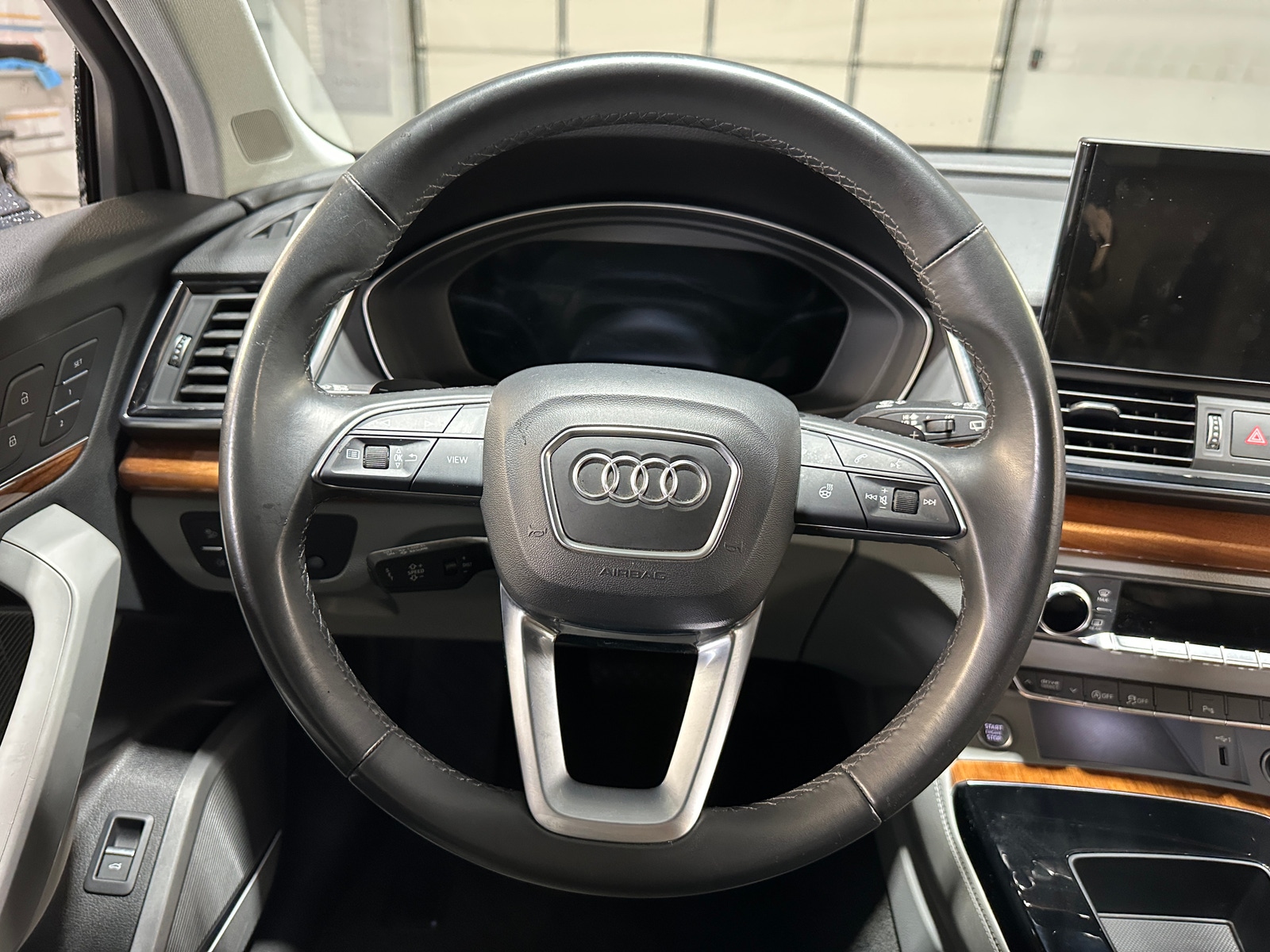 Thumbnail: 2023 Audi Q5 - 4