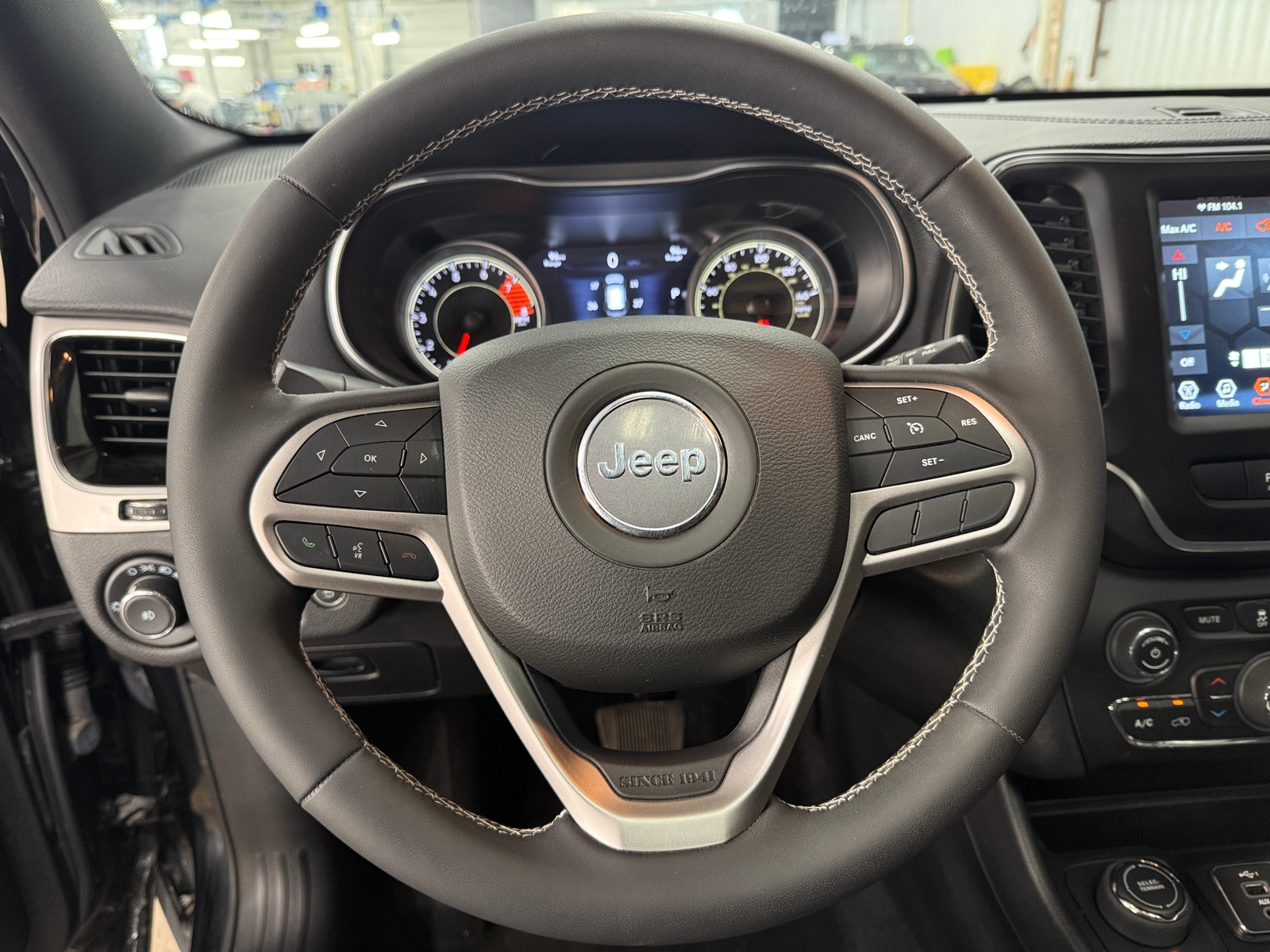 Thumbnail: 2021 Jeep Cherokee - 4