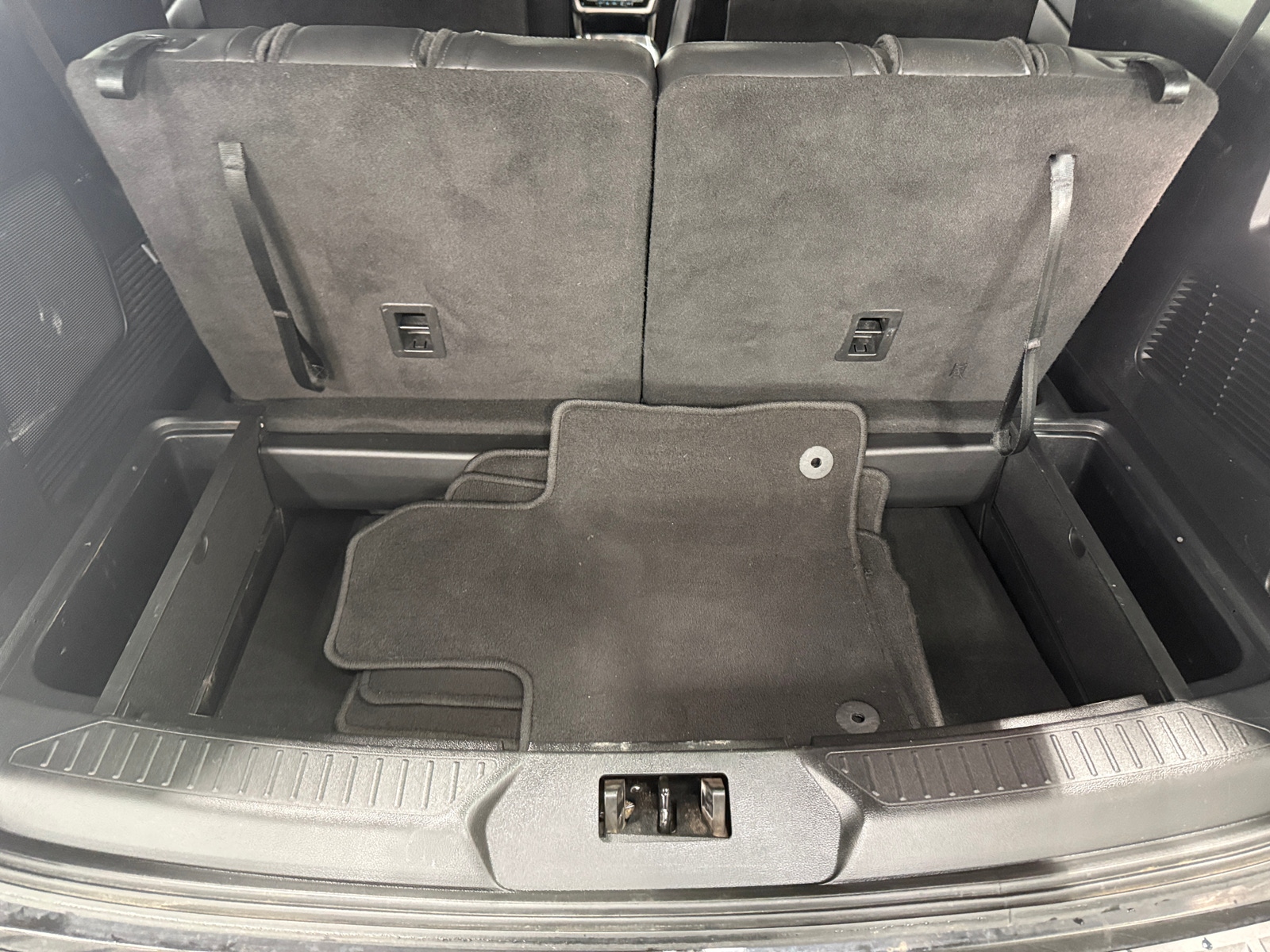 Thumbnail: 2023 Ford Explorer - 6