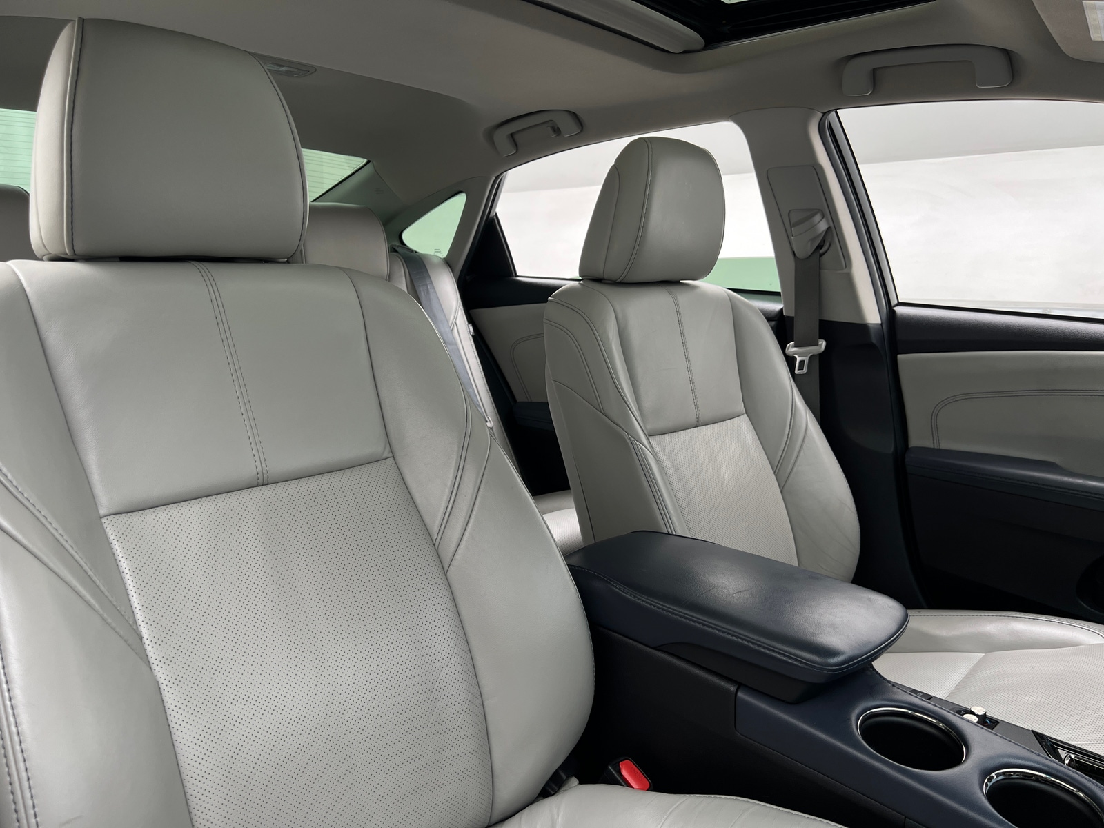 Thumbnail: 2015 Toyota Avalon - 2