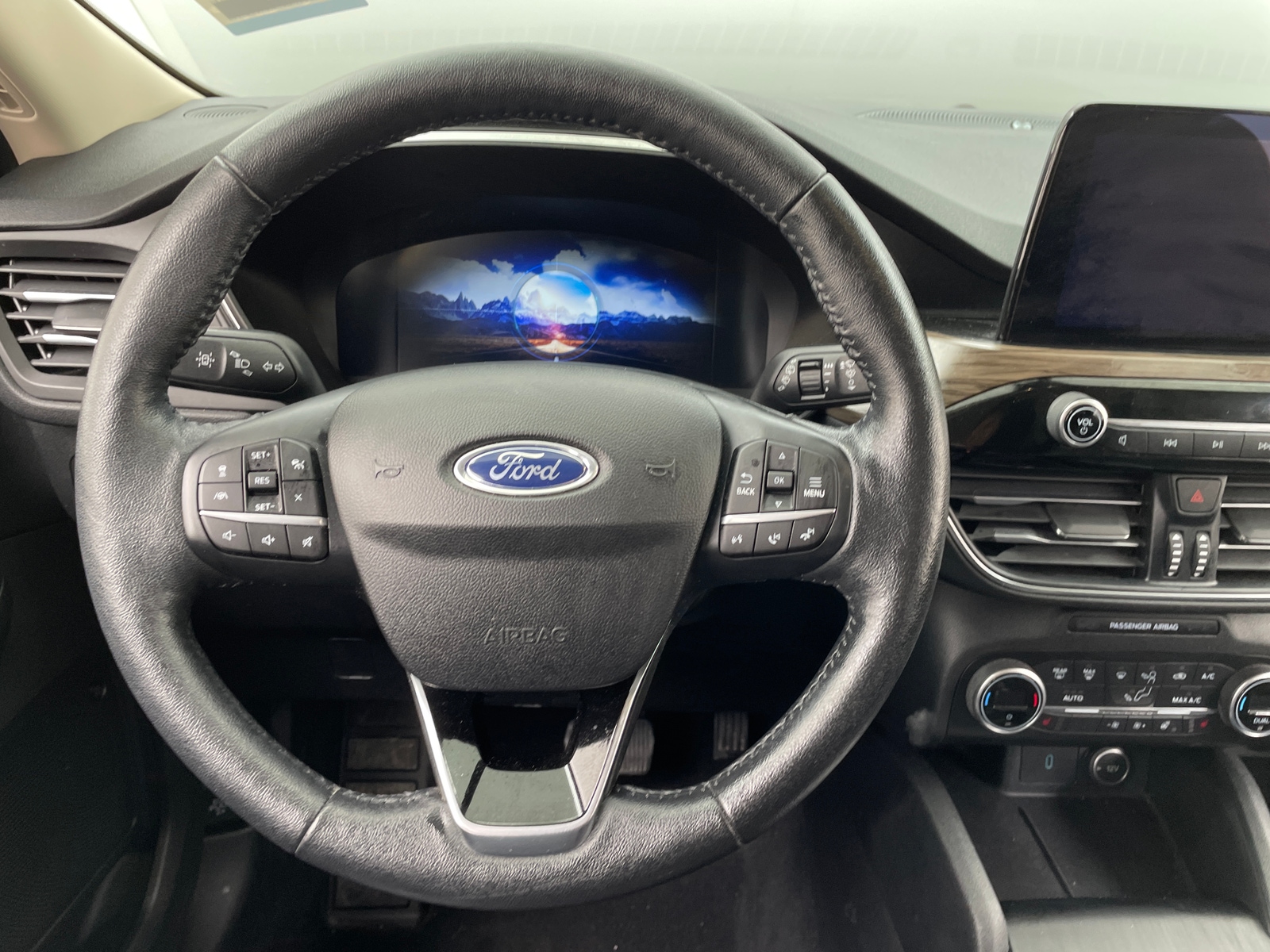 Thumbnail: 2020 Ford Escape - 4