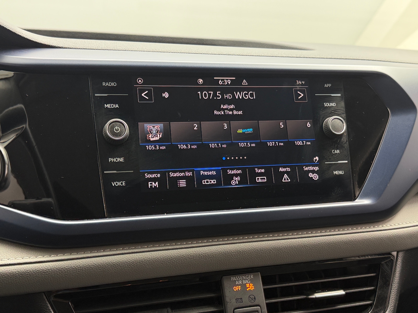 Thumbnail: 2024 Volkswagen Taos - 3