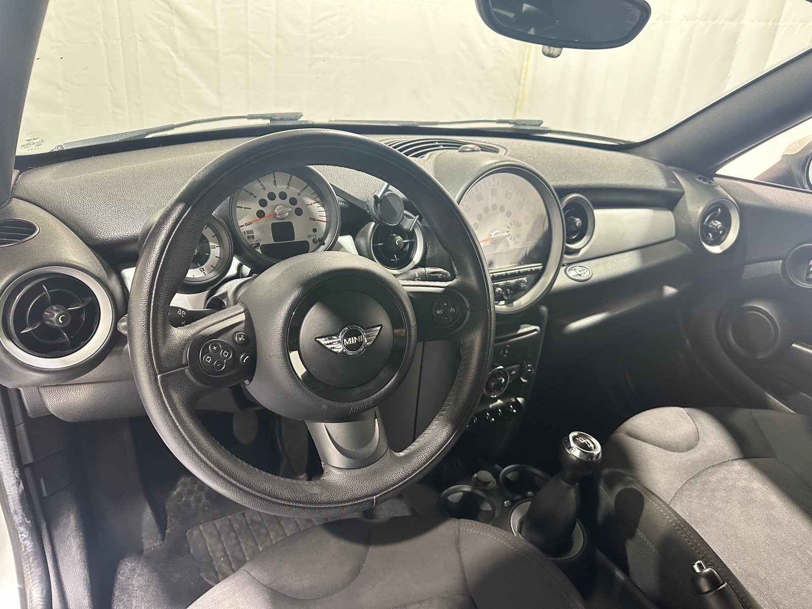 Thumbnail: 2014 MINI Cooper Roadster - 3