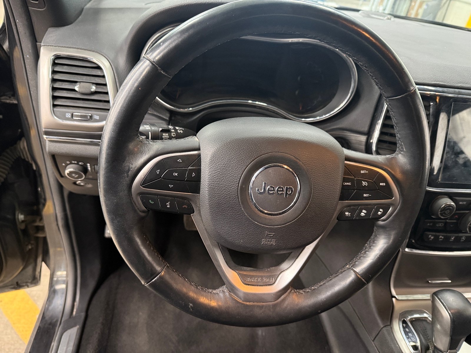 Thumbnail: 2019 Jeep Grand Cherokee - 4