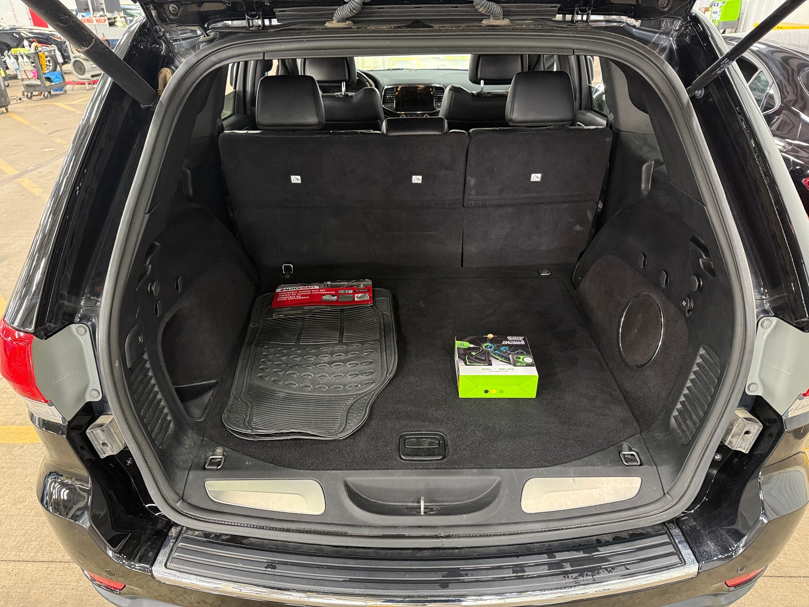 Thumbnail: 2019 Jeep Grand Cherokee - 6