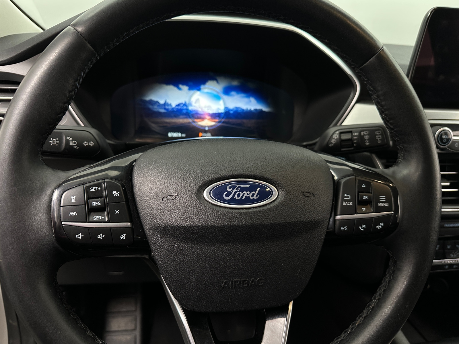 Thumbnail: 2022 Ford Escape - 4